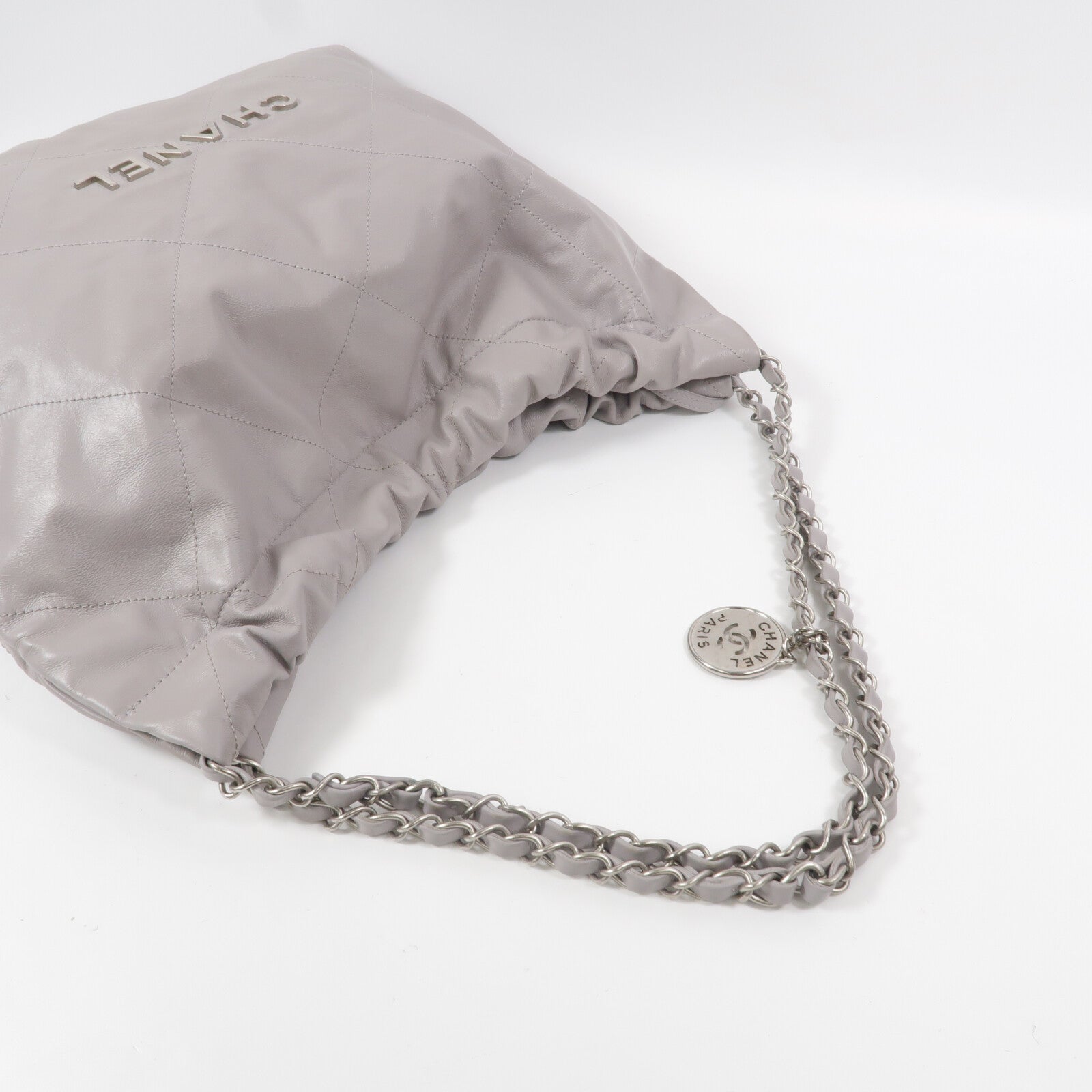 CHANEL 牛皮皮革Chanel 22 Medium鏈帶肩背袋