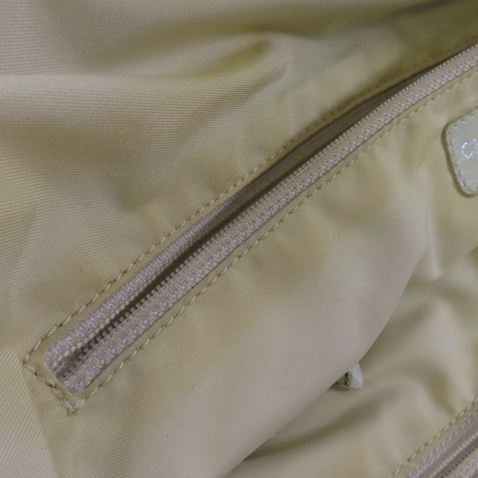CHANEL 尼龍New Travel Line Tote銀扣肩背袋米色