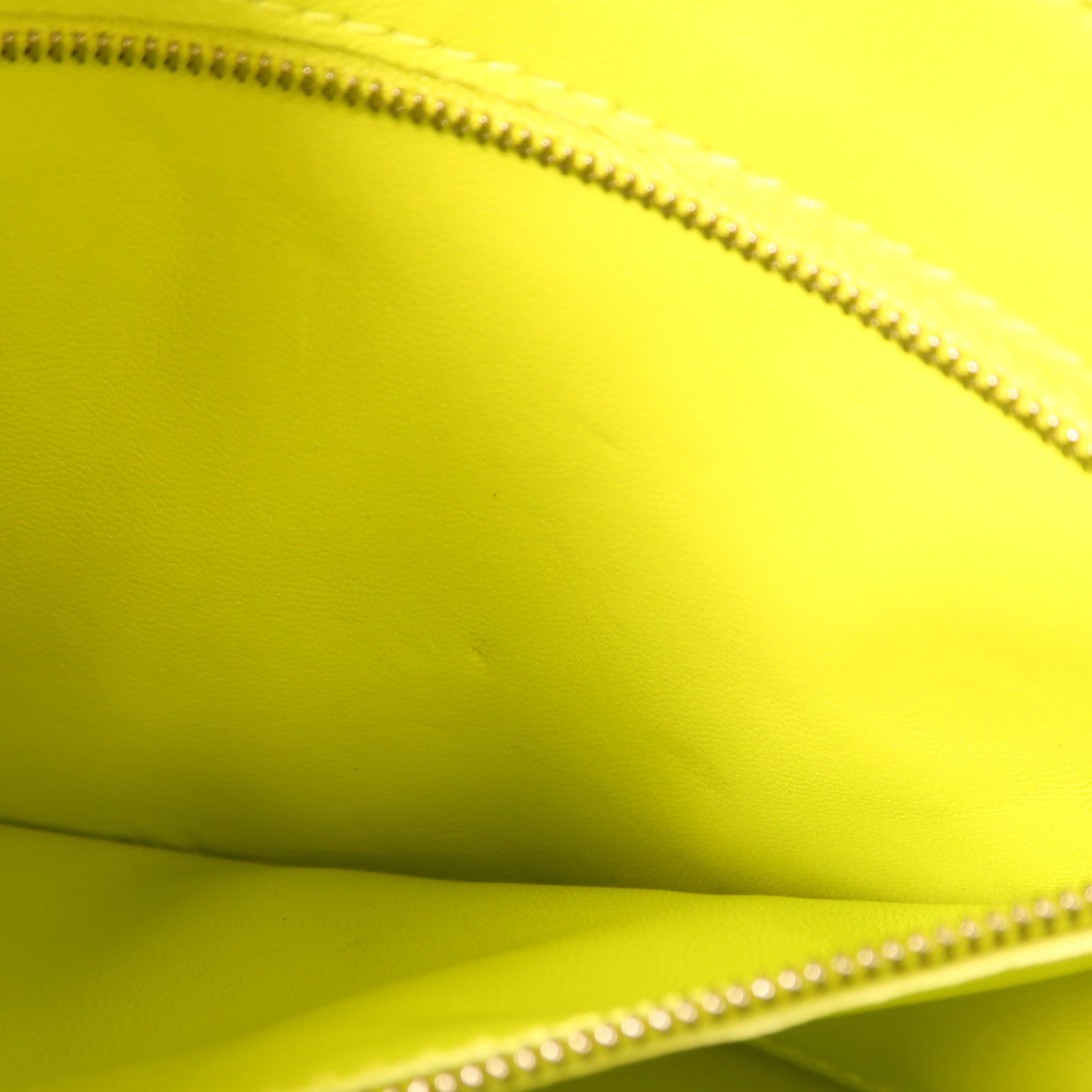 BOTTEGA VENETA 牛皮皮革Cassette Bag Medium肩背袋