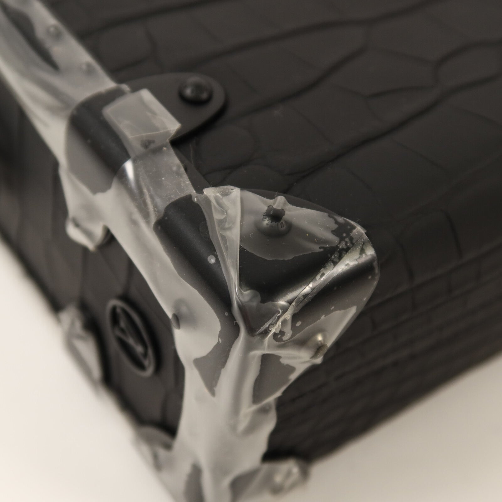 LOUIS VUITTON 鱷魚皮革Side Trunk PM手挽肩背兩用袋
