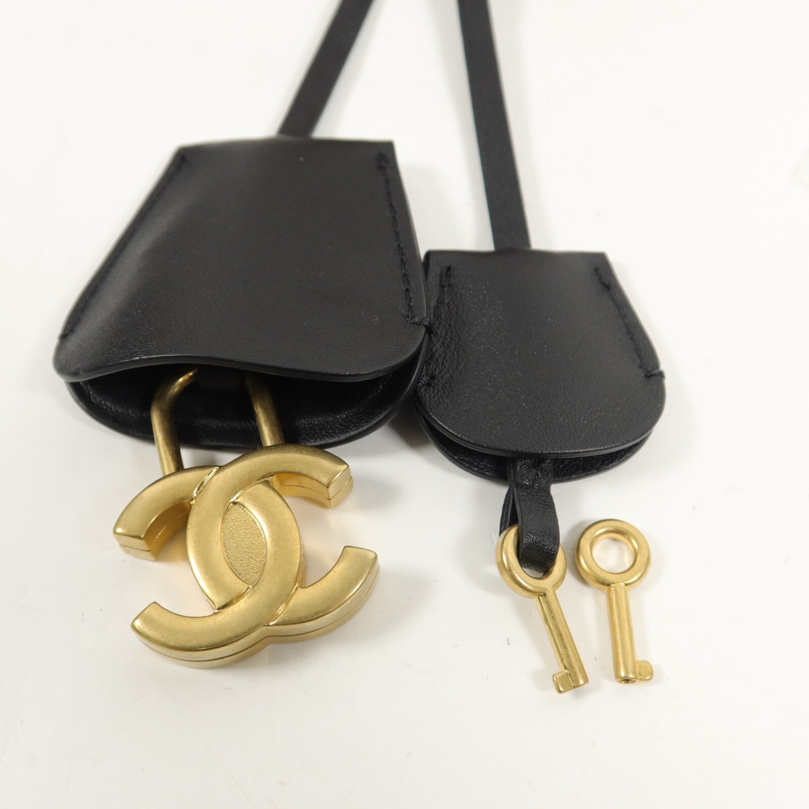 CHANEL 牛皮皮革CC Filigree Vanity Case Small手挽肩背兩用袋