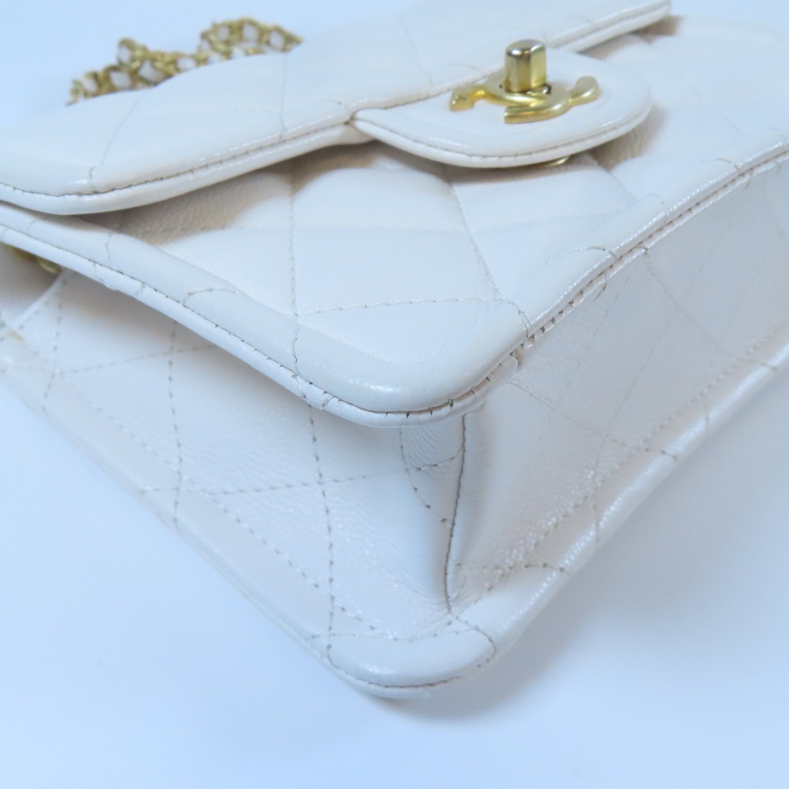 CHANEL 【激減優惠】菱格牛皮皮革Chain Shoulder金扣鏈帶肩背袋白色