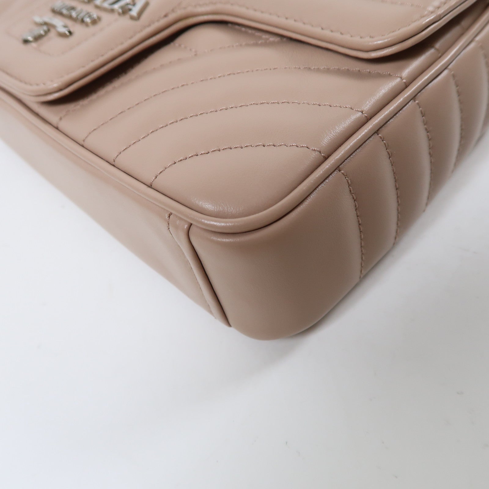 PRADA 羊皮皮革Chain Shoulder銀扣鏈帶肩背袋