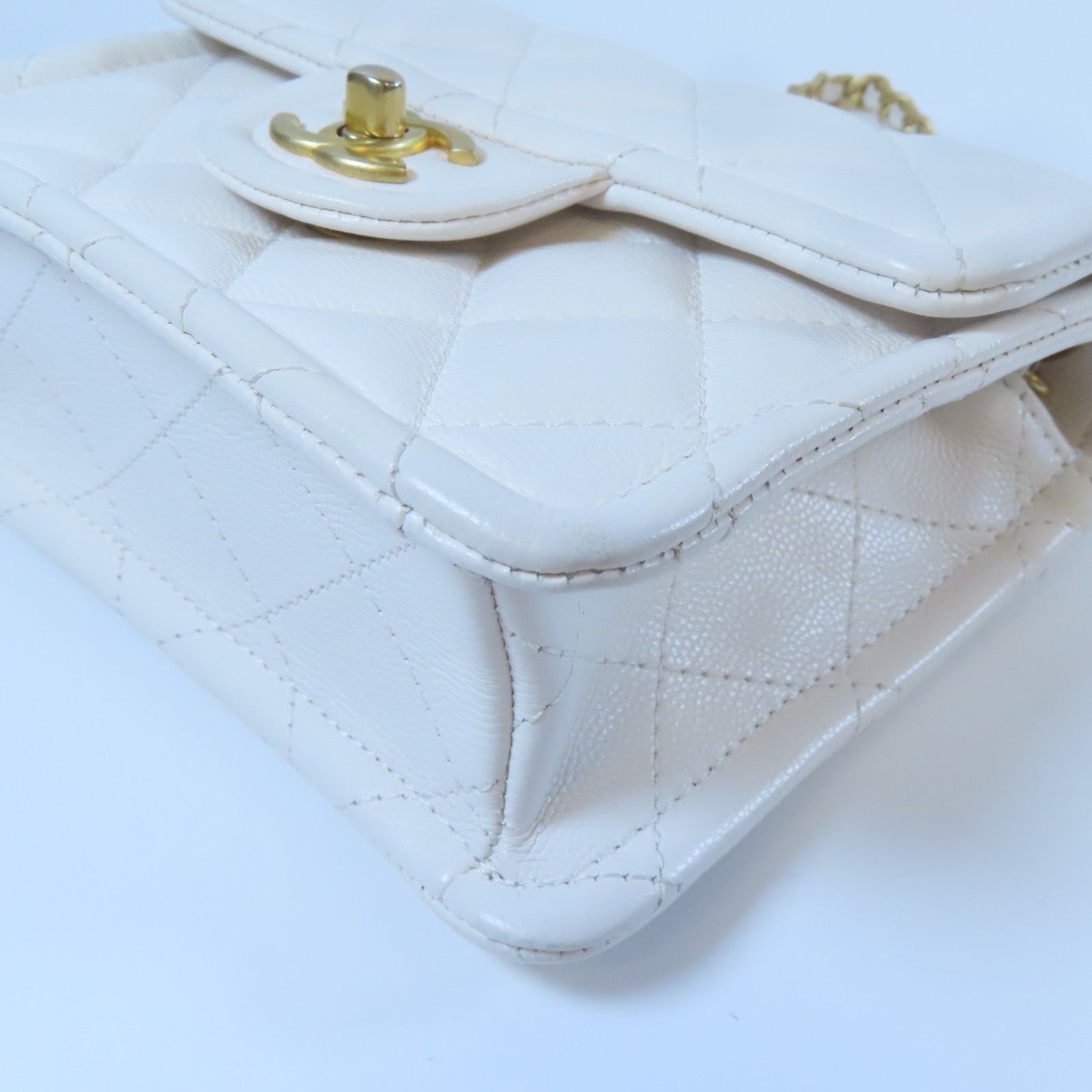 CHANEL 【激減優惠】菱格牛皮皮革Chain Shoulder金扣鏈帶肩背袋白色