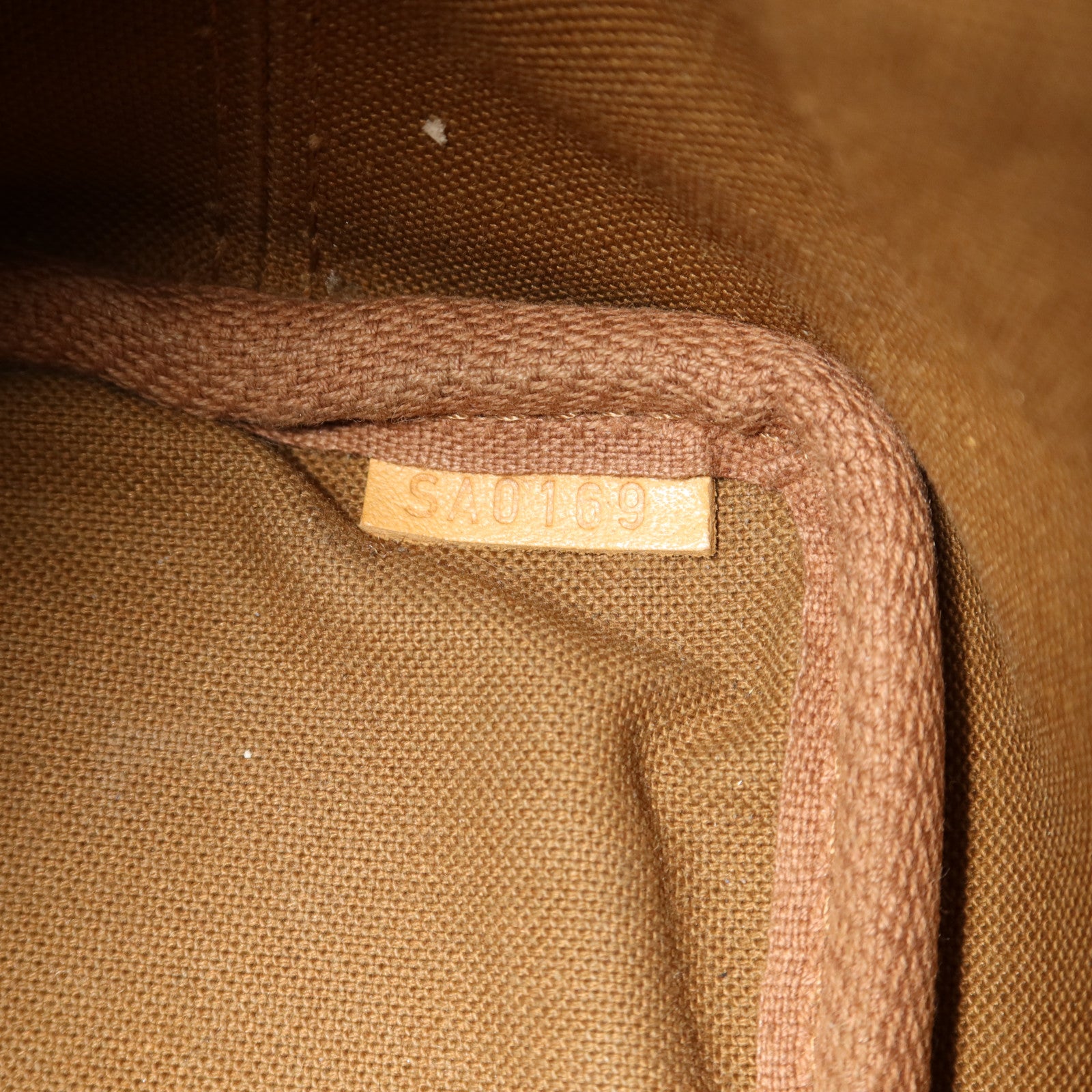 LOUIS VUITTON Monogram Nano Noe金扣肩背袋