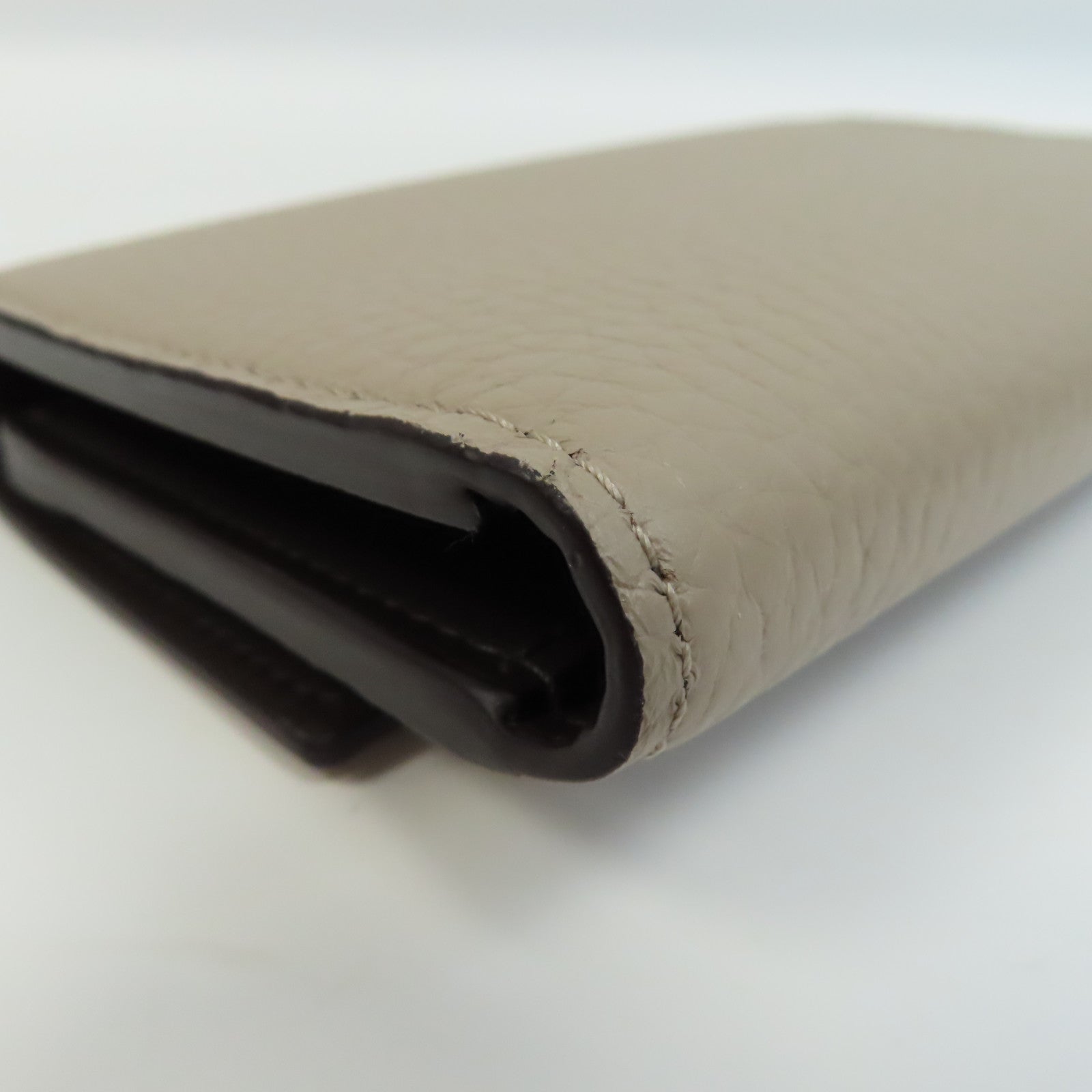 LOUIS VUITTON Taurillon Capucines Wallet金扣錢包杏色