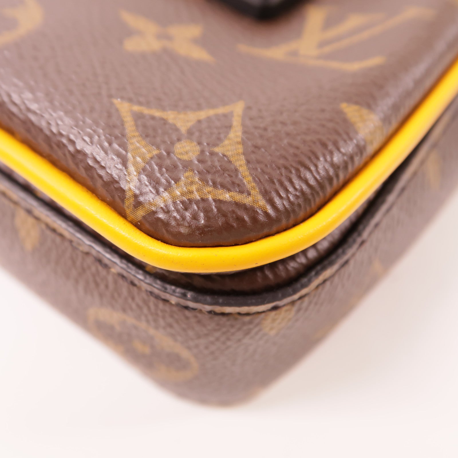 LOUIS VUITTON Monogram S-Lock Vertical肩背袋