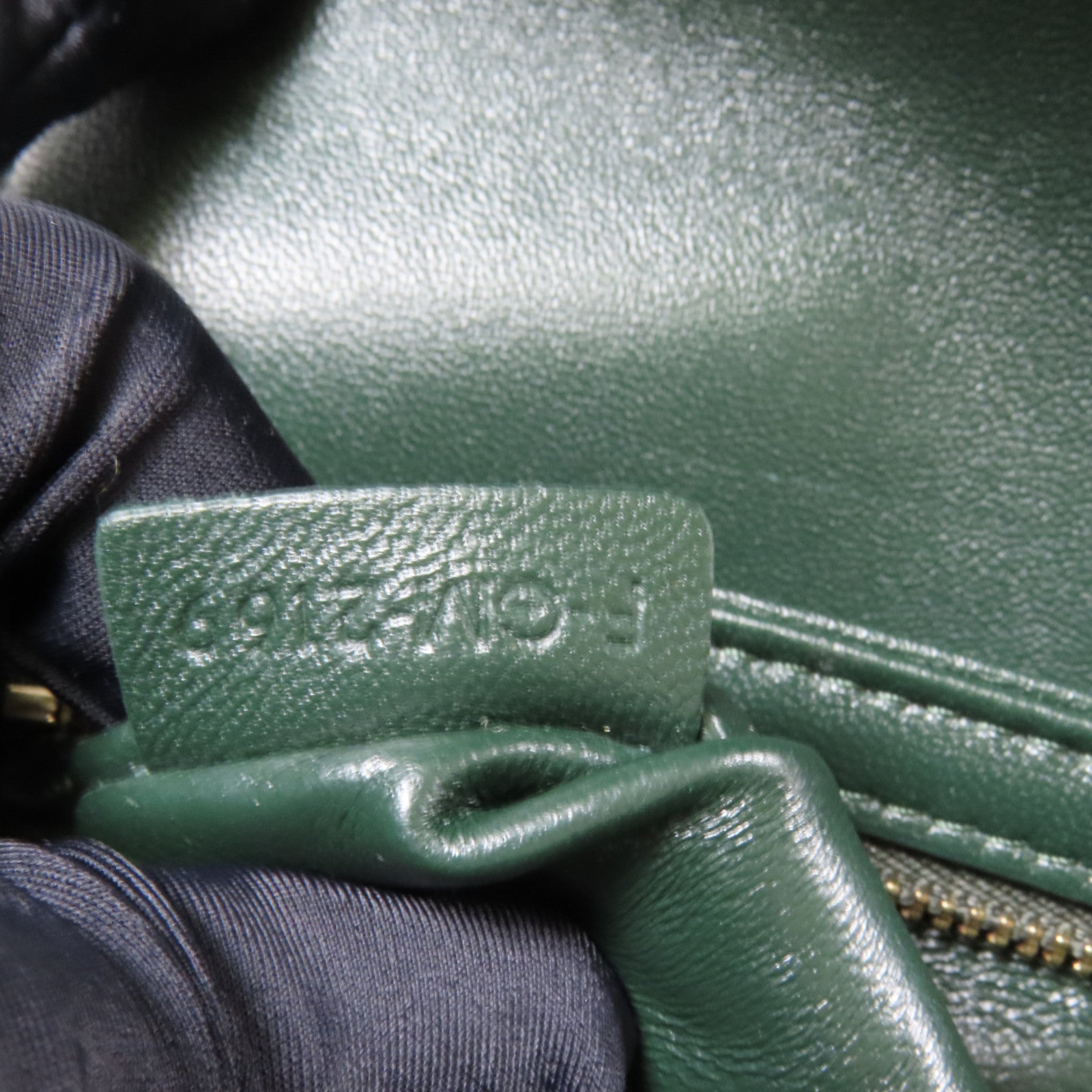 CELINE 蛇皮皮革Teen Triomphe Bag金扣肩背袋