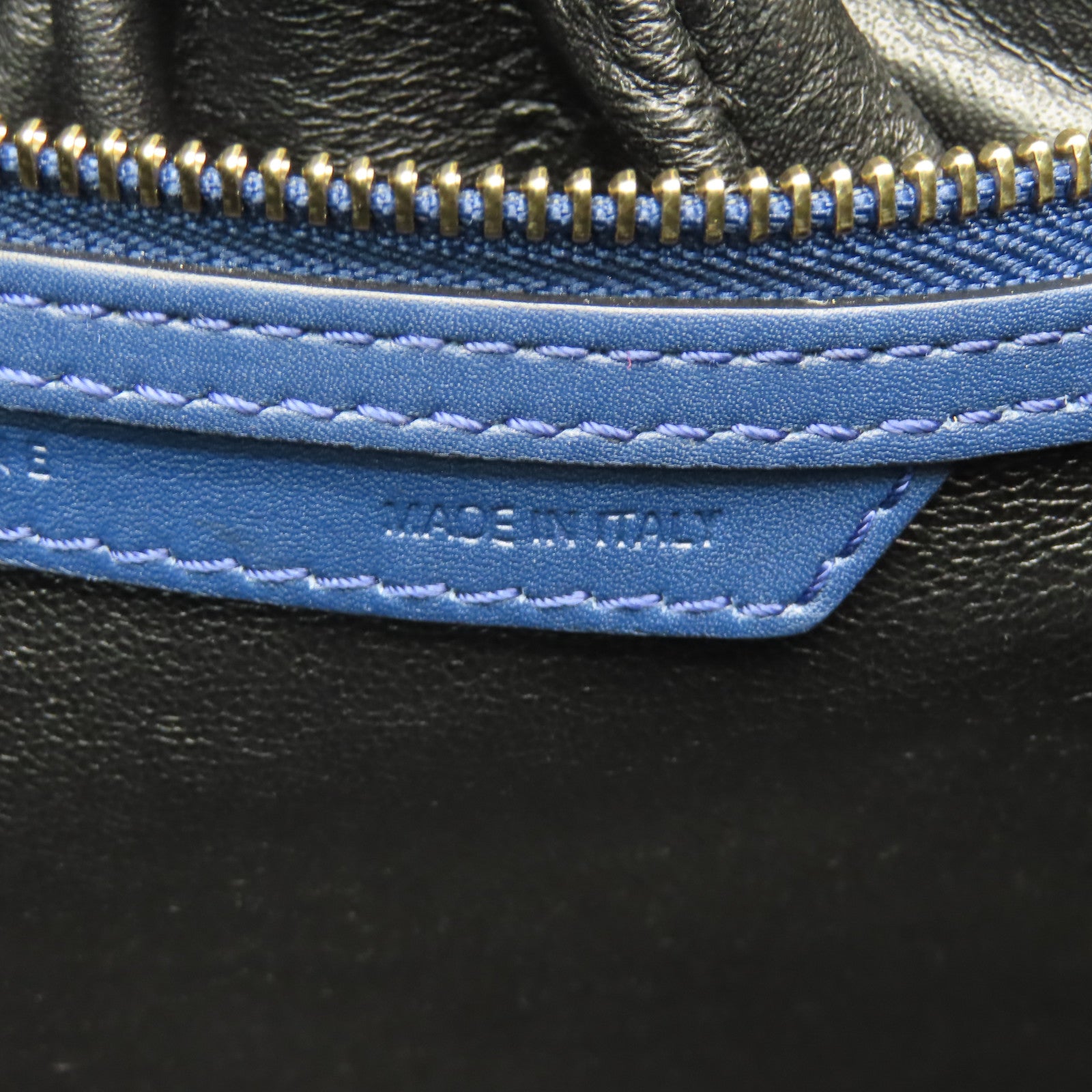 CELINE 【清倉大減價】牛皮皮革Micro Luggage金扣手挽袋藍色/黑色