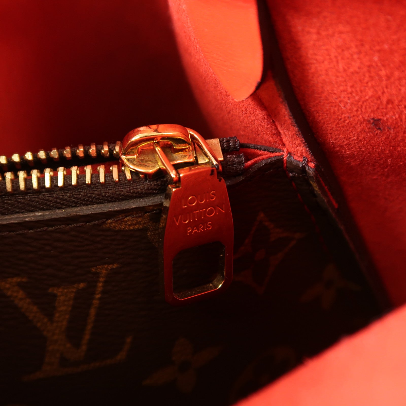 LOUIS VUITTON LV GHW Neo Noe MM Shoulder Bag M44021 Monogram Red