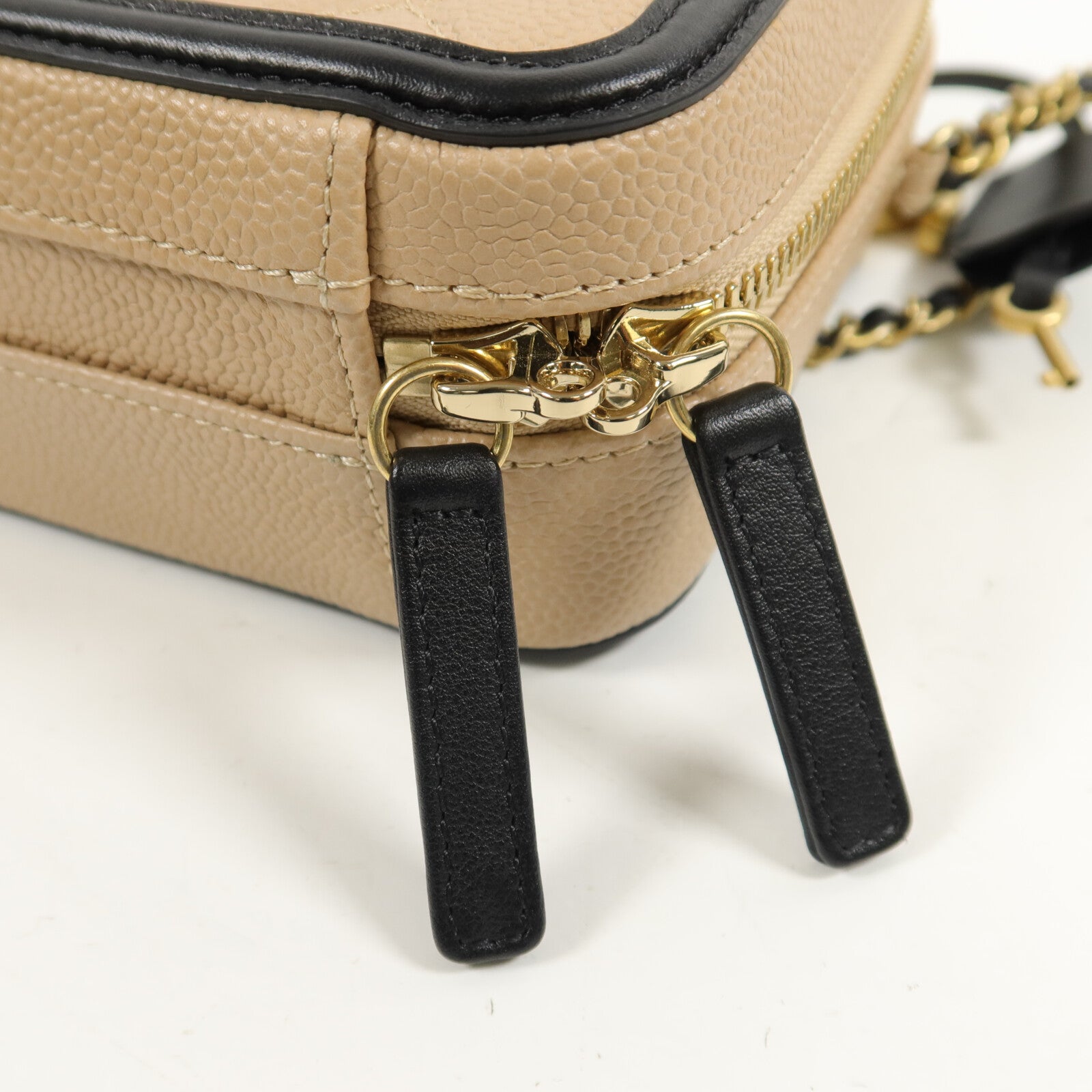 CHANEL 牛皮皮革CC Filigree Vanity Case Small手挽肩背兩用袋