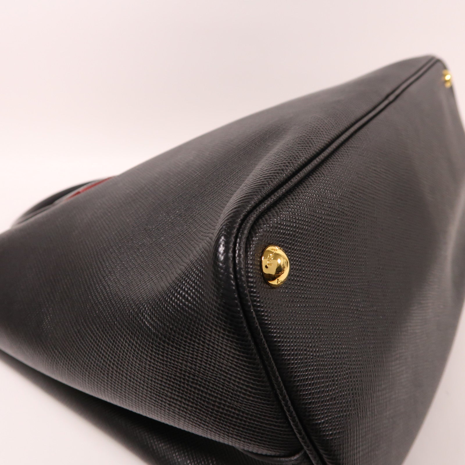 PRADA 牛皮皮革Hand Bag金扣手挽袋黑色