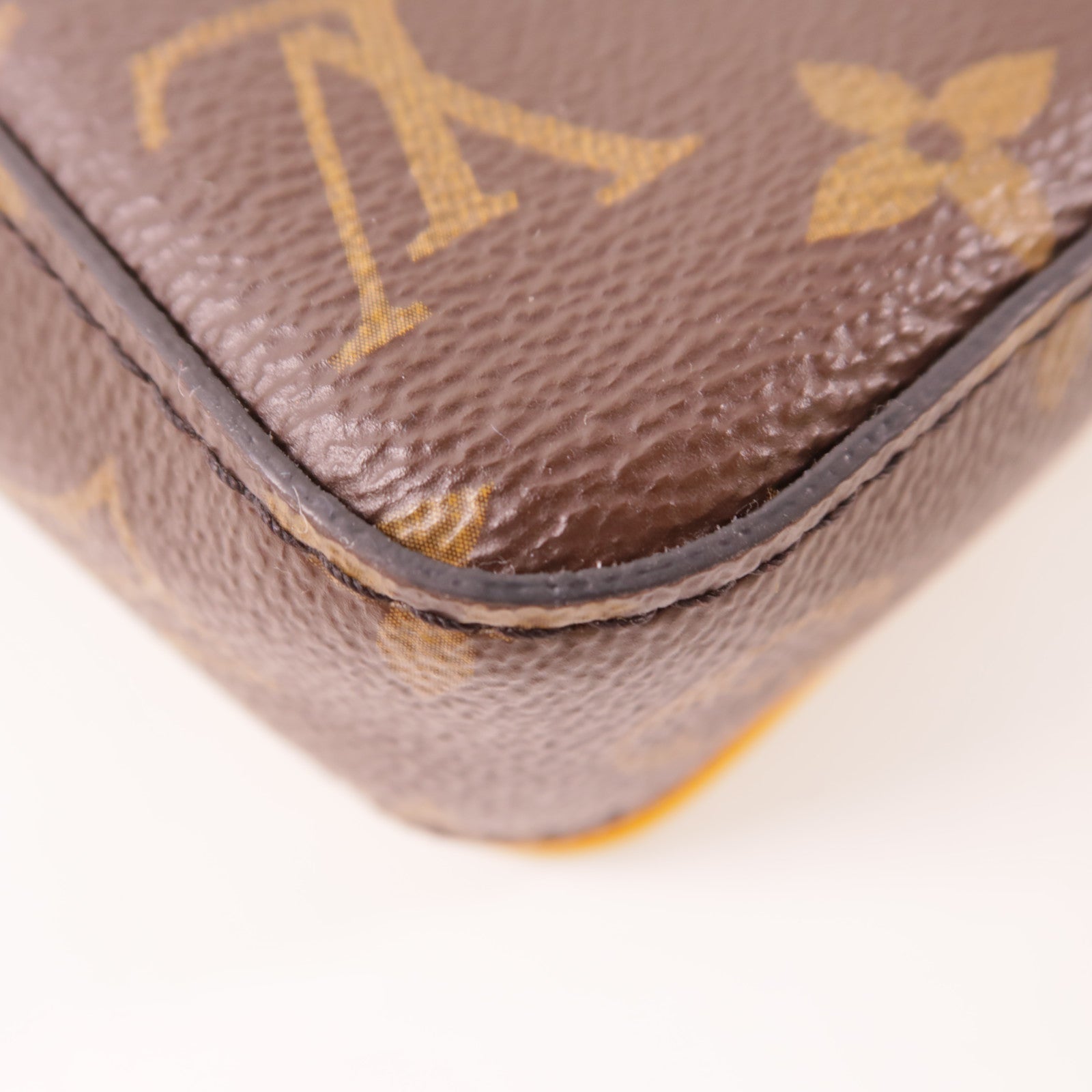 LOUIS VUITTON Monogram S-Lock Vertical肩背袋