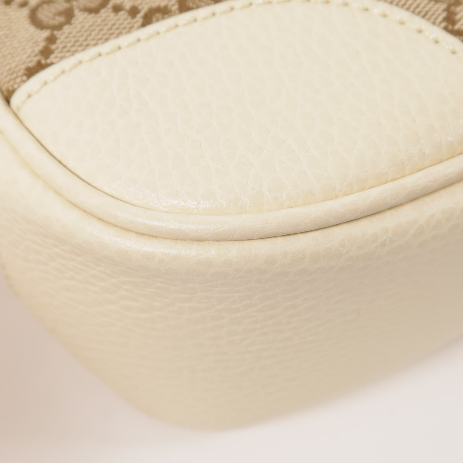 GUCCI 帆布Shoulder Bag金扣肩背袋