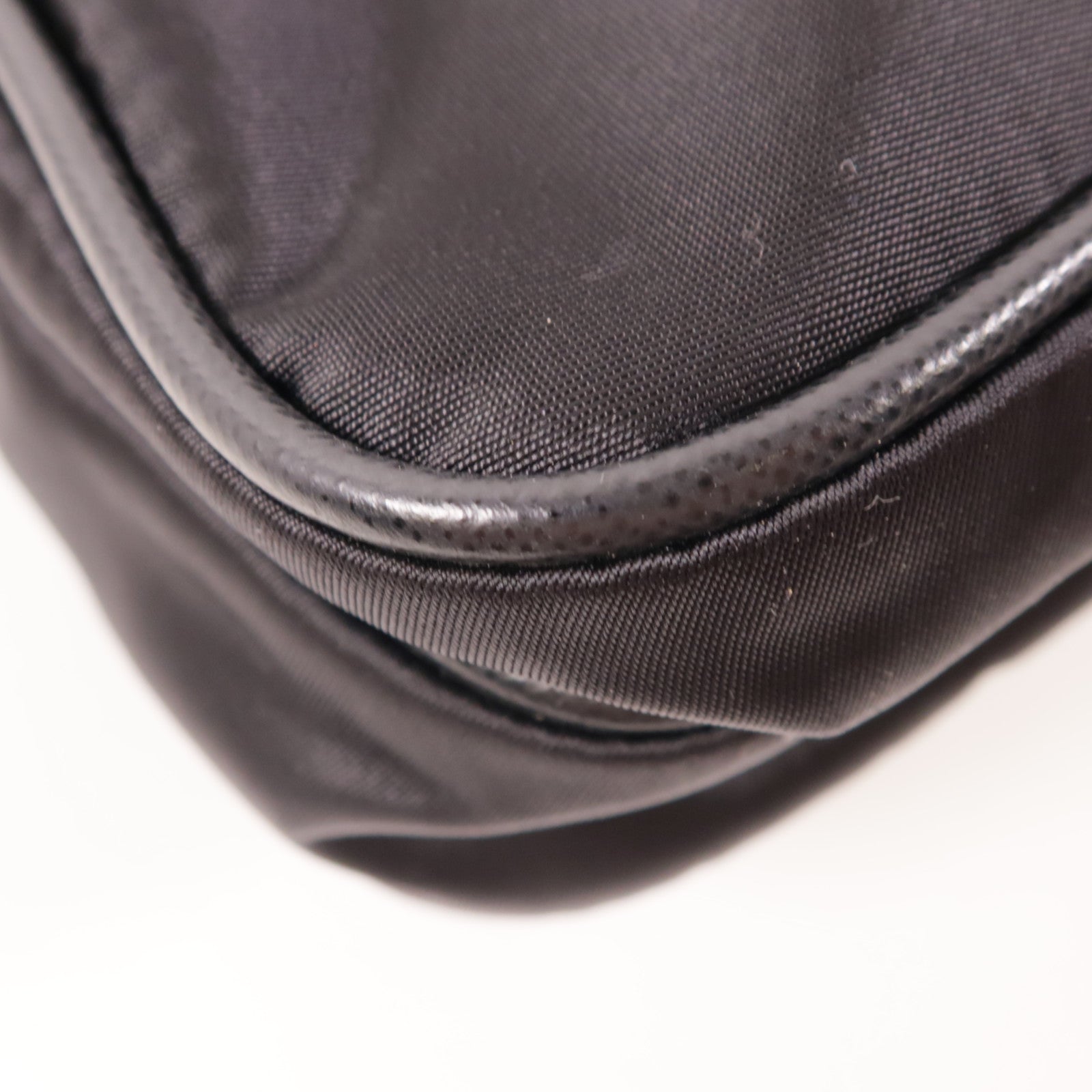 PRADA 尼龍Shoulder Bag銀扣肩背袋