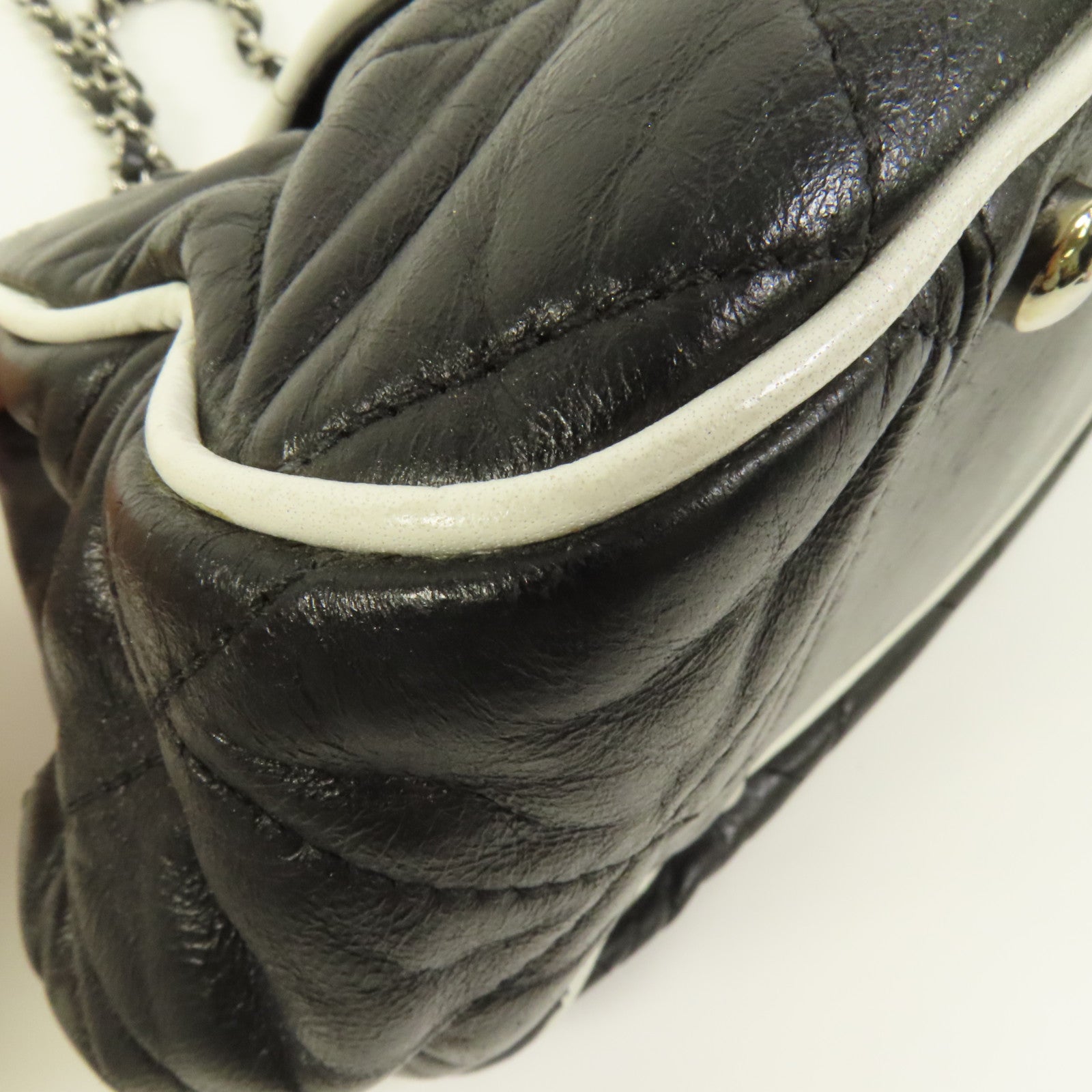 CHANEL 牛皮皮革West Accordion Flap Bag銀扣鏈帶肩背袋