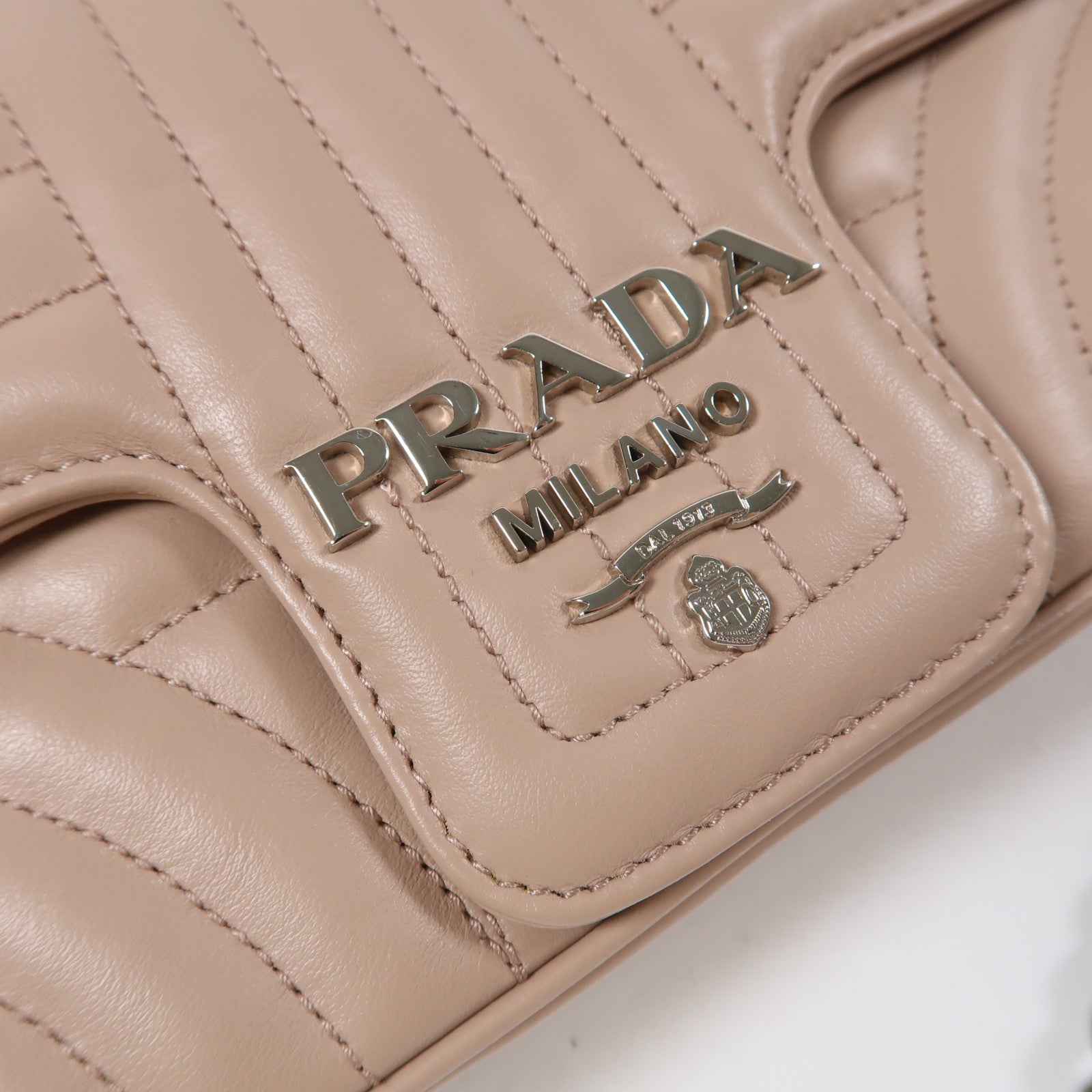 PRADA 羊皮皮革Chain Shoulder銀扣鏈帶肩背袋