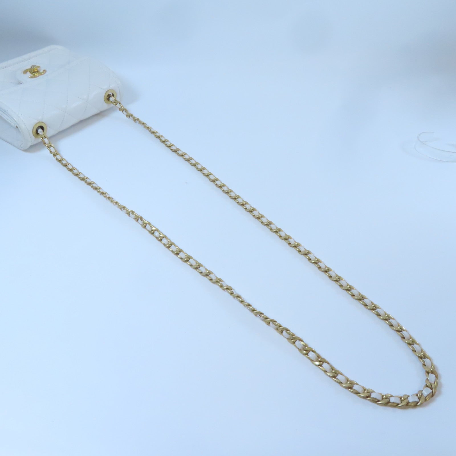 CHANEL 【激減優惠】菱格牛皮皮革Chain Shoulder金扣鏈帶肩背袋白色