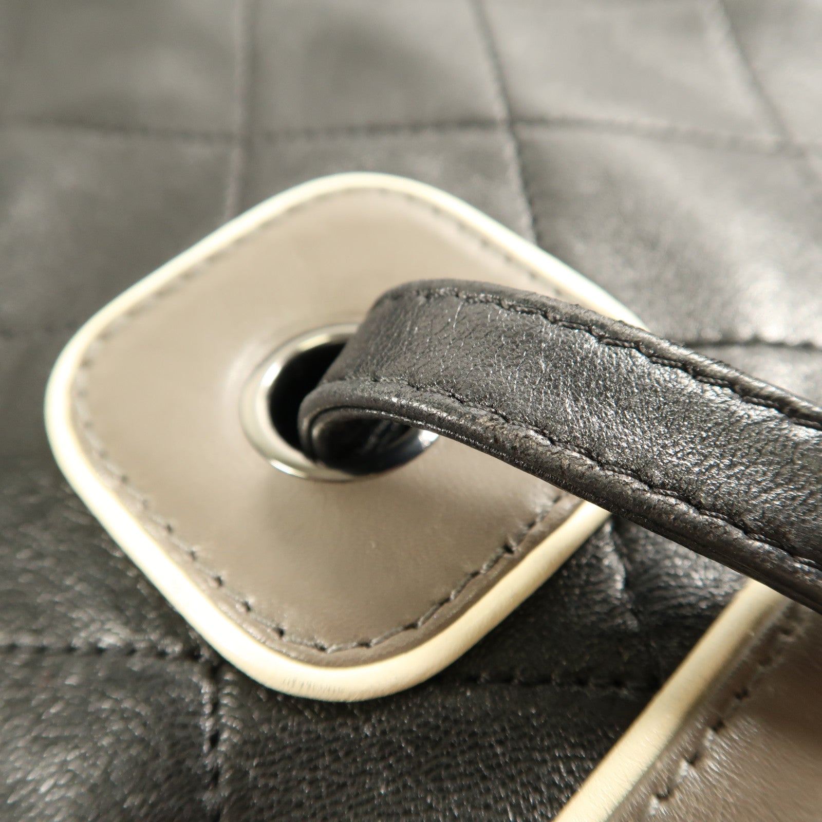 CHANEL 牛皮皮革Handbag銀扣手挽袋