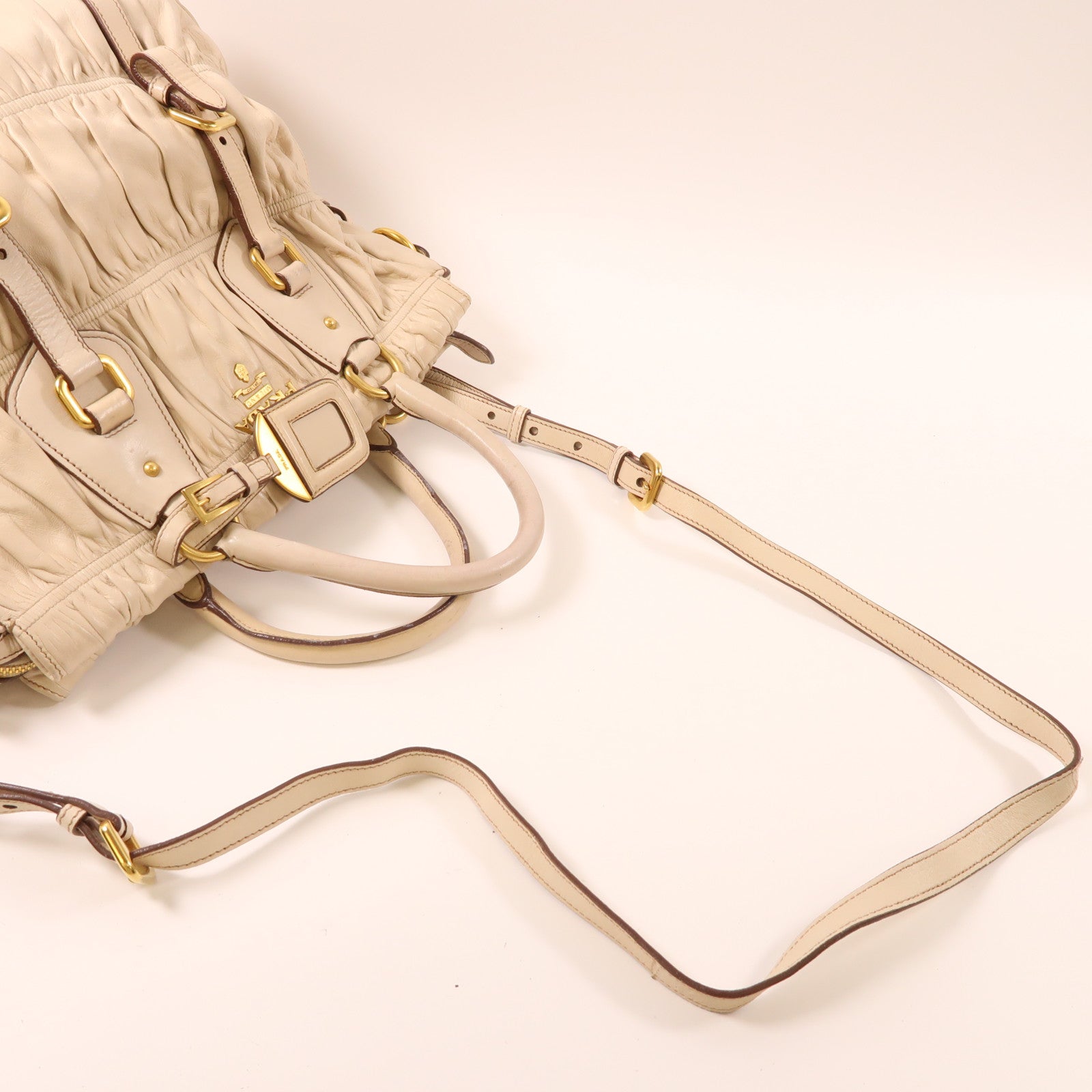 PRADA 羊皮皮革2 Way Shoulder金扣手挽肩背兩用袋米色
