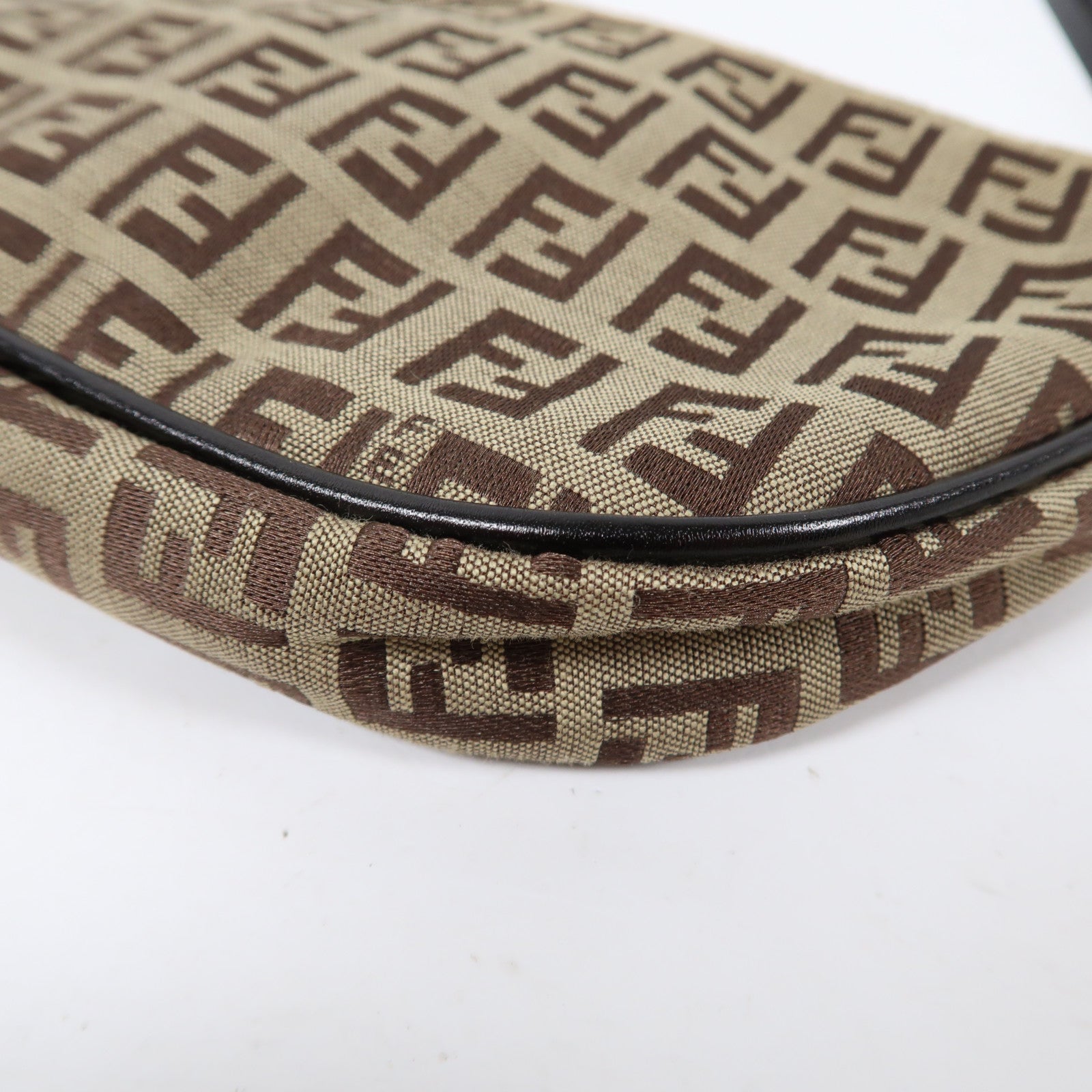 FENDI 帆布Shoulder Bag銀扣肩背袋啡色