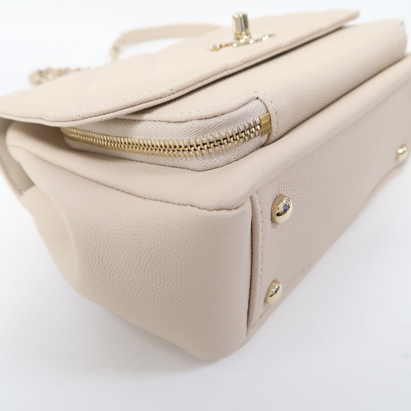 CHANEL 菱格Caviar皮革Shoulder Bag金扣鏈帶肩背袋米色