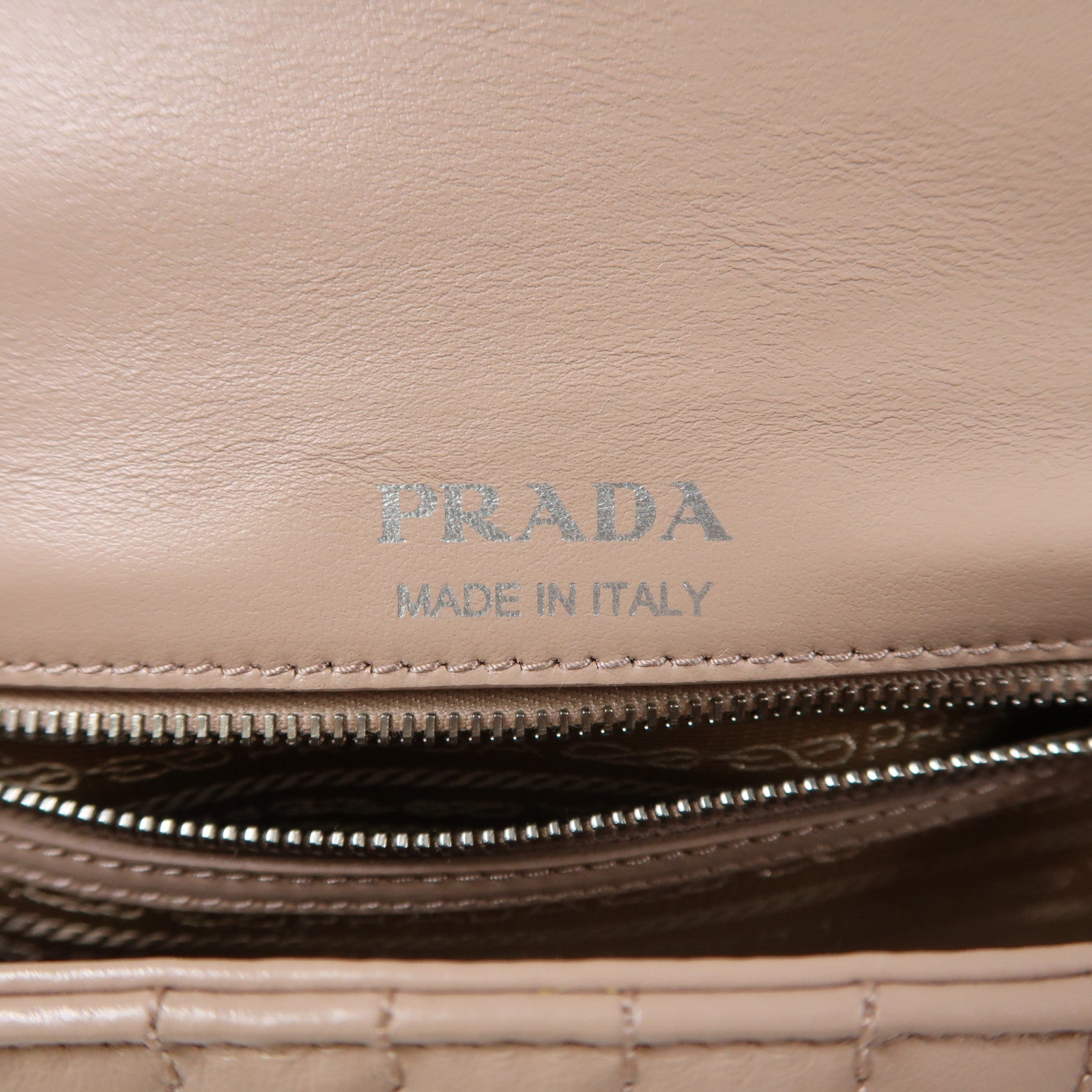 PRADA 羊皮皮革Chain Shoulder銀扣鏈帶肩背袋