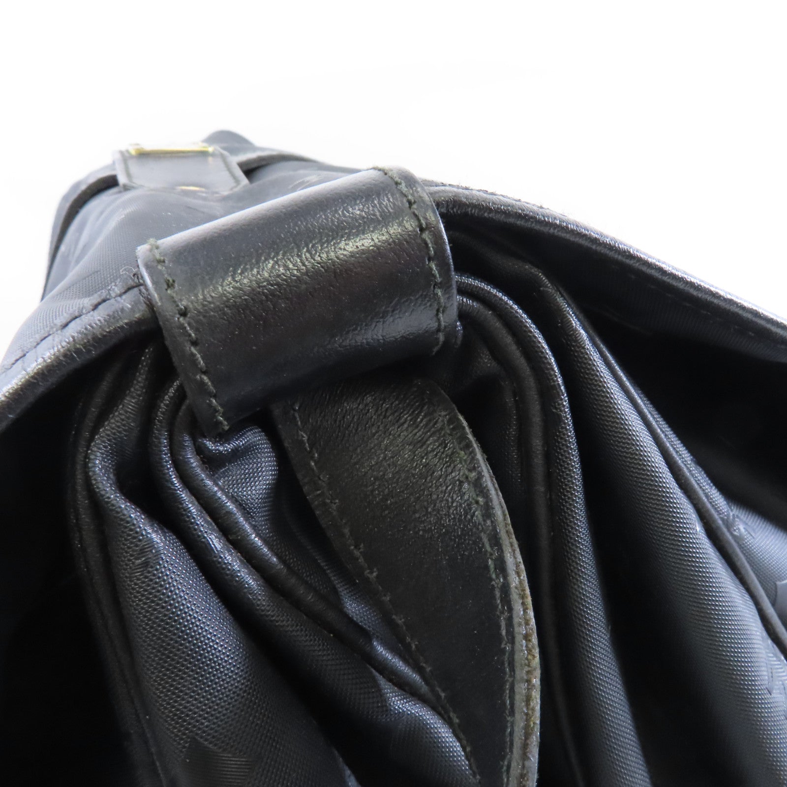 MCM 塗層帆布Shoulder Bag金扣肩背袋黑色