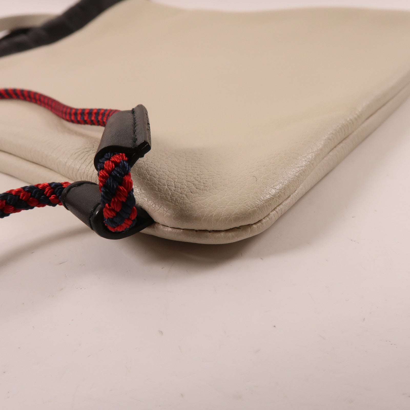 GUCCI 牛皮皮革GG Drawstring Backpack背包杏色