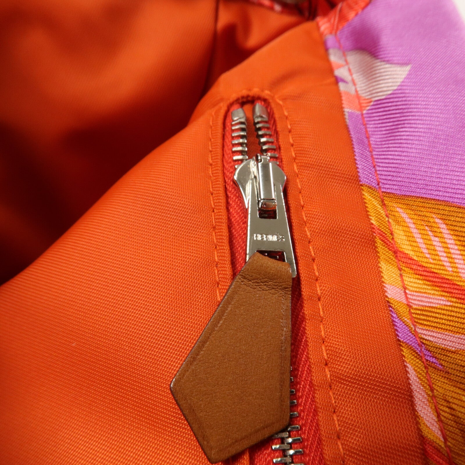 HERMES 絲質Trousse Fourbi手拿包