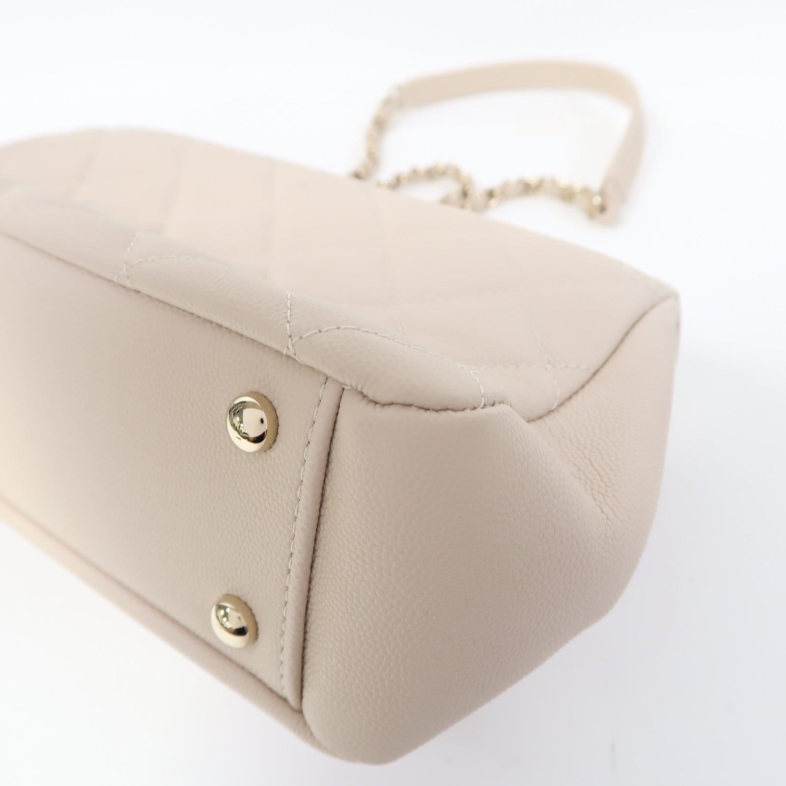 CHANEL 菱格Caviar皮革Shoulder Bag金扣鏈帶肩背袋米色