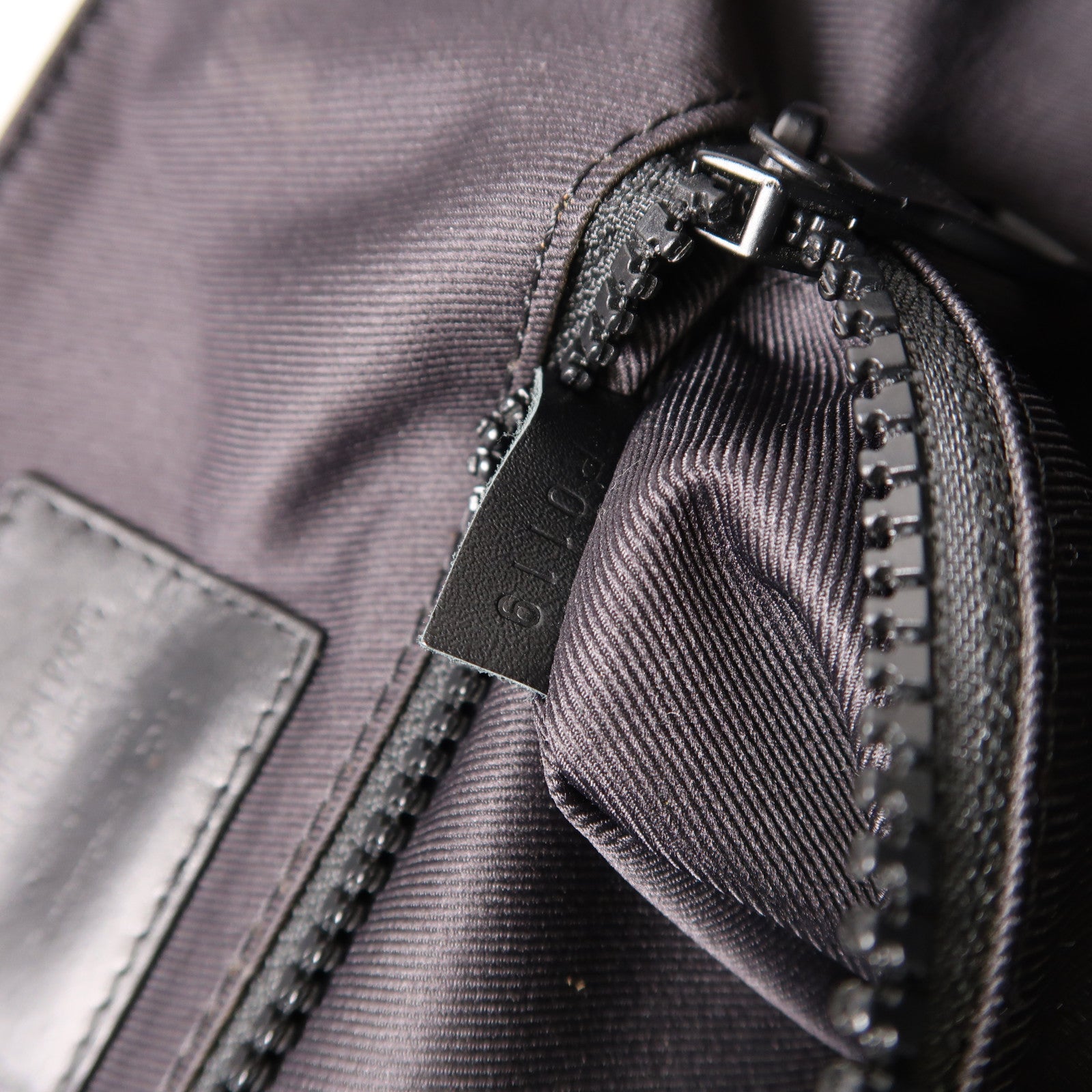 LOUIS VUITTON Monogram Taurillon Christopher GM背包