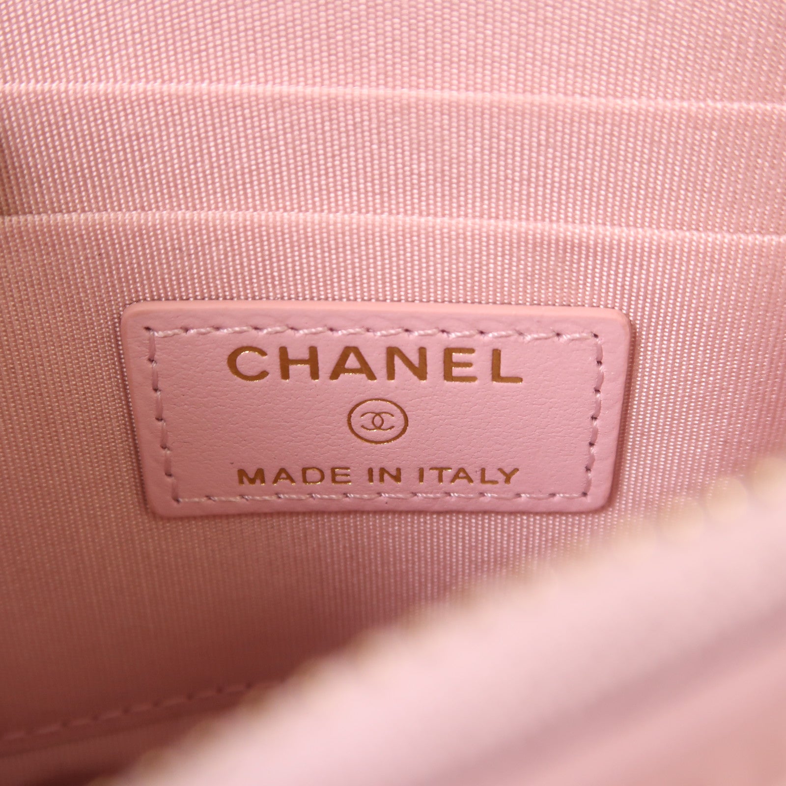 CHANEL 羊皮皮革C19 Phone And Card Case金扣手拿包