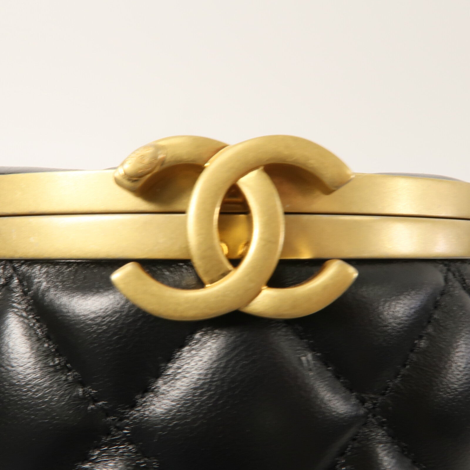 CHANEL 羊皮皮革Vanity Bag鏈帶肩背袋