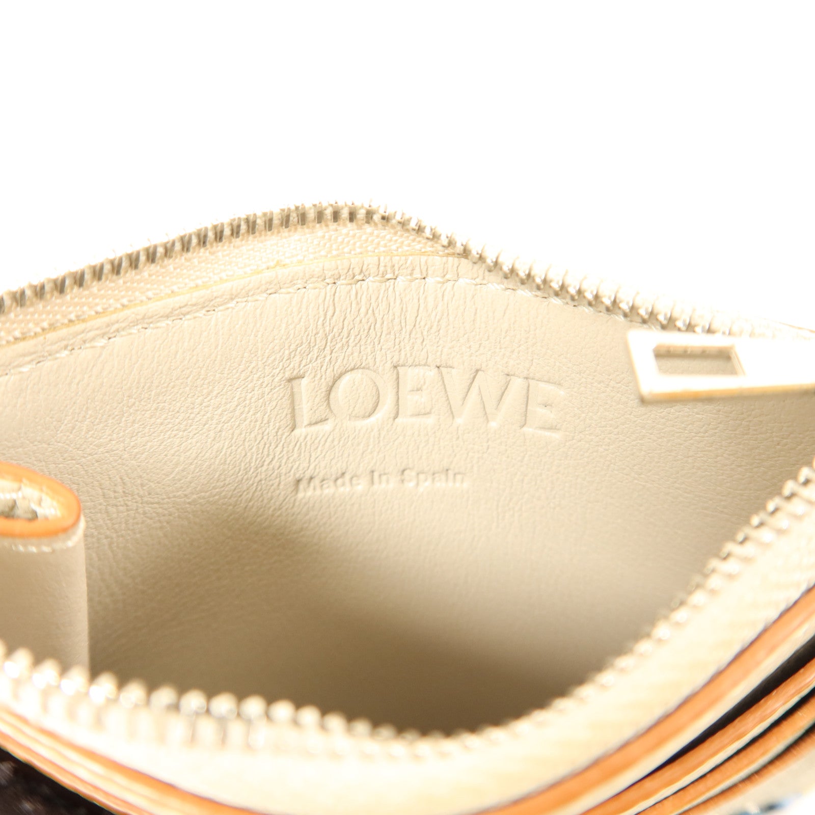 LOEWE 牛皮皮革Anagram Card Holder銀扣卡片套
