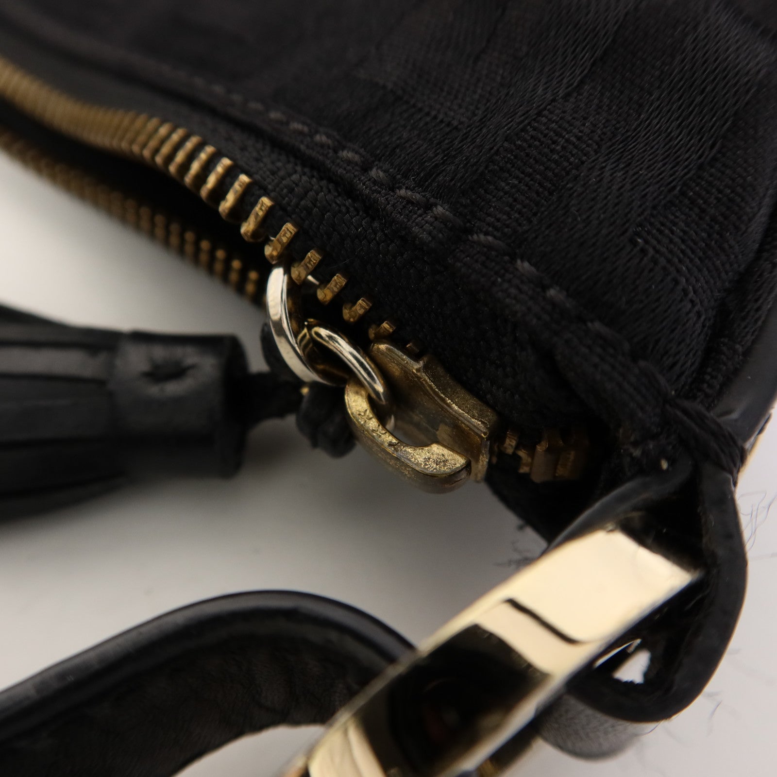 GIVENCHY 帆布Shoulder Bag金扣肩背袋