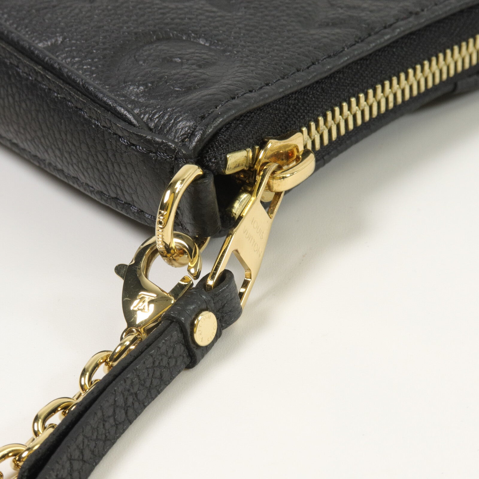 LOUIS VUITTON Monogram Empreinte Easy Pouch On Strap手挽肩背兩用袋