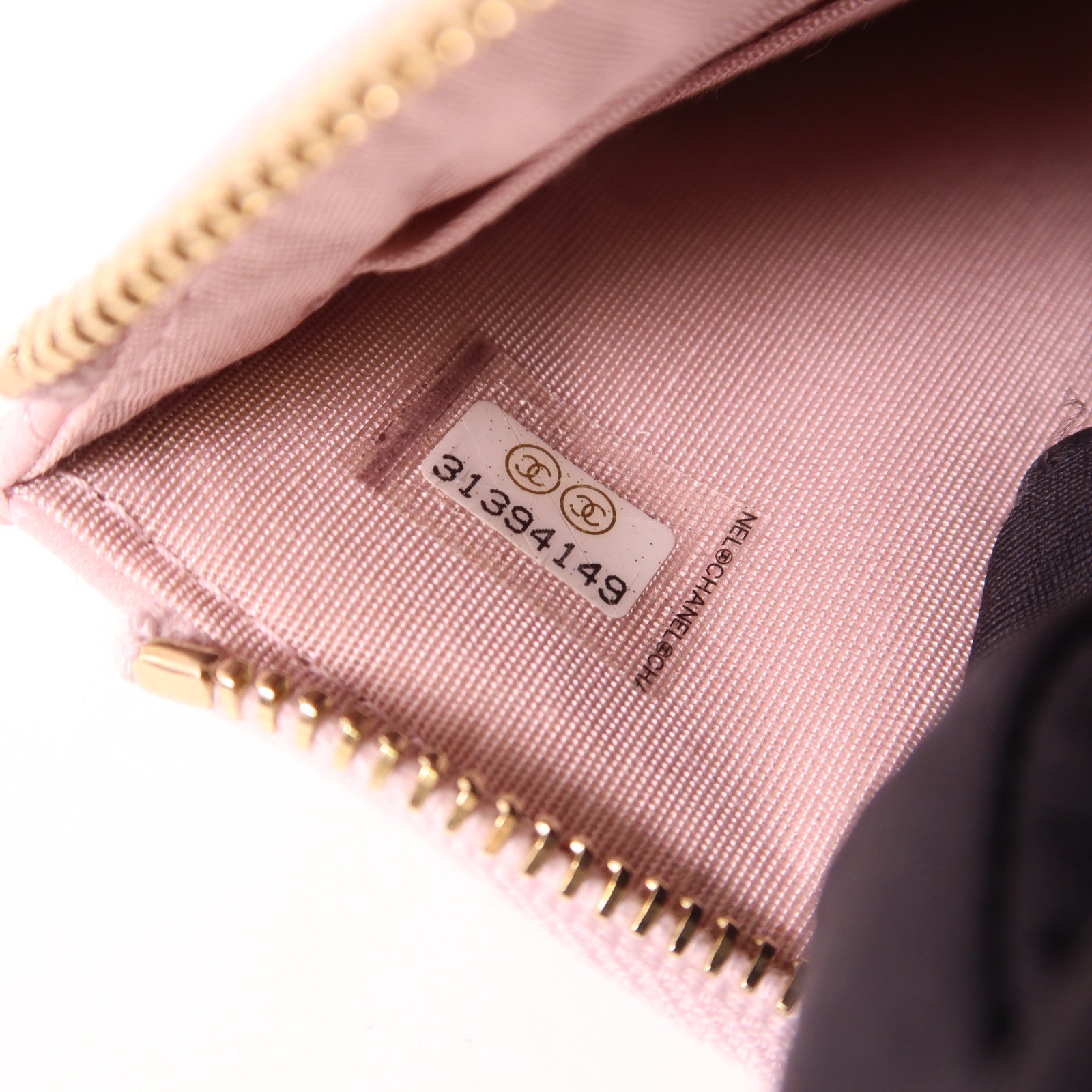 CHANEL 羊皮皮革C19 Phone And Card Case金扣手拿包