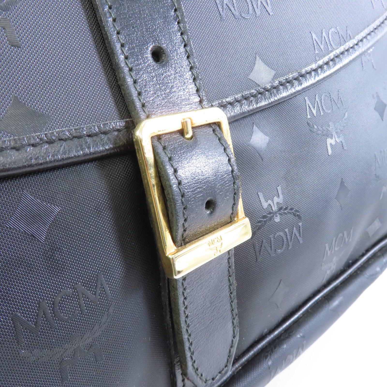 MCM 塗層帆布Shoulder Bag金扣肩背袋黑色