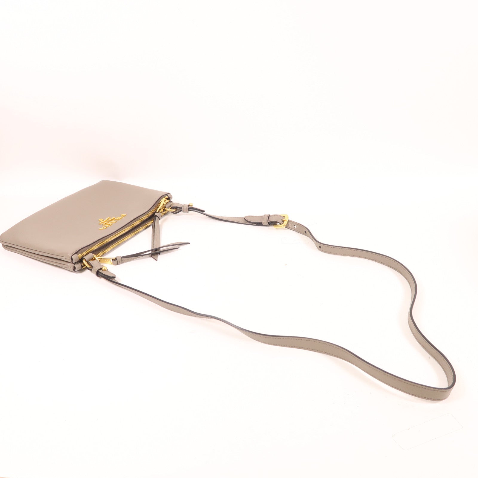 PRADA 牛皮皮革Shoulder Bag金扣肩背袋