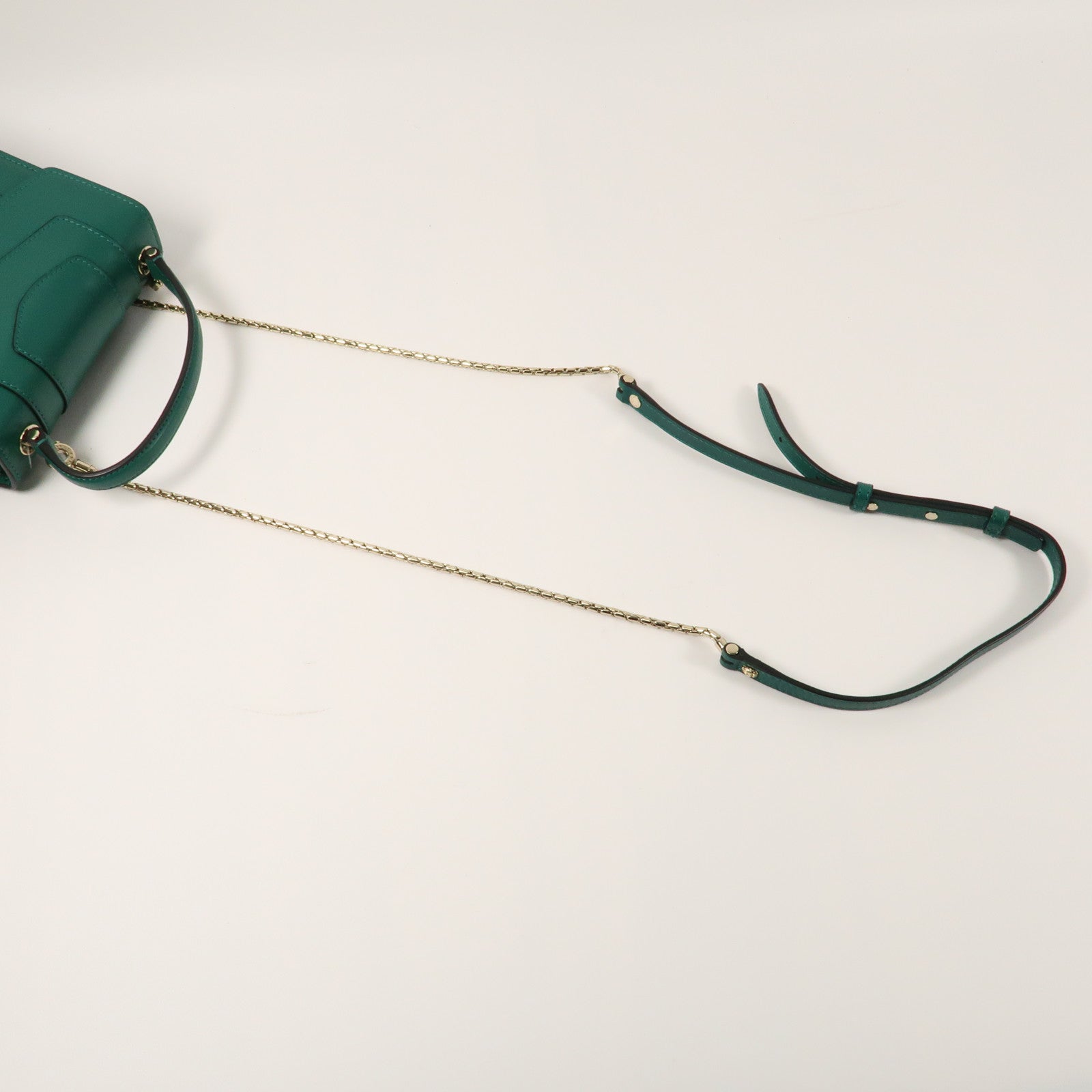 BVLGARI 牛皮皮革Serpenti Forever金扣鏈帶手挽肩背兩用袋