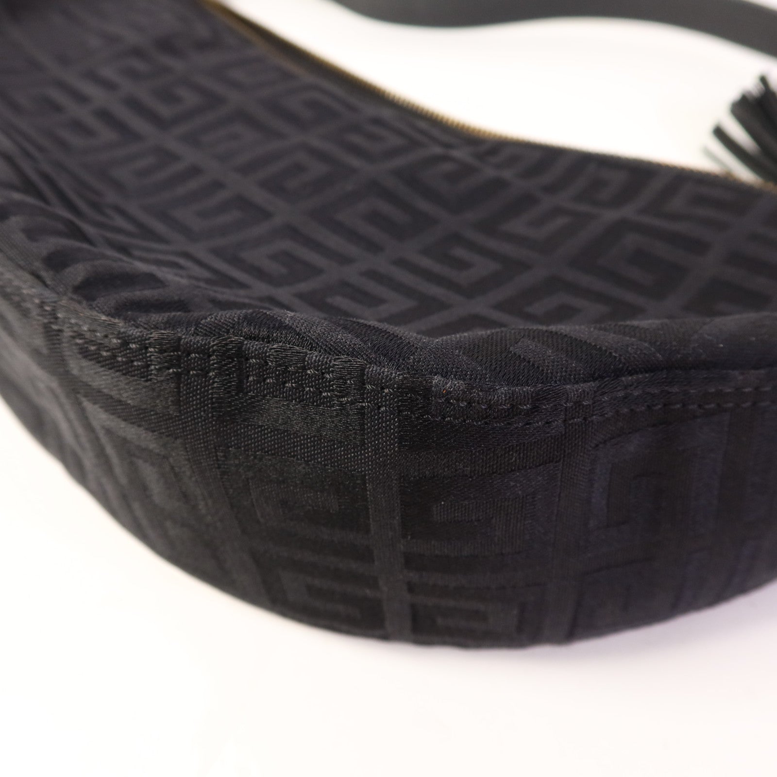 GIVENCHY 帆布Shoulder Bag金扣肩背袋