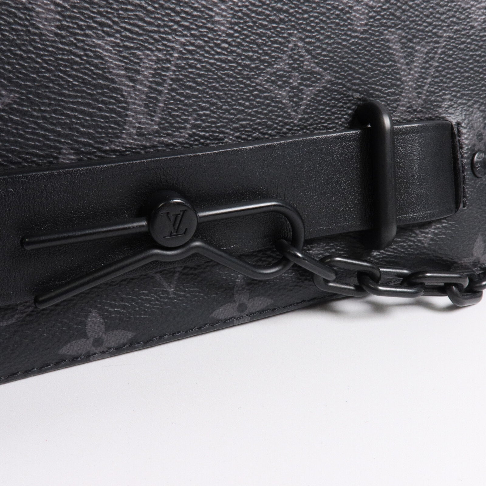 LOUIS VUITTON Monogram Eclipse Steamer肩背袋