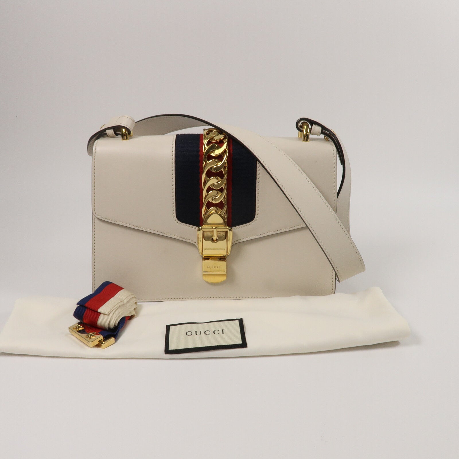 GUCCI 牛皮皮革Sylvie Small肩背袋