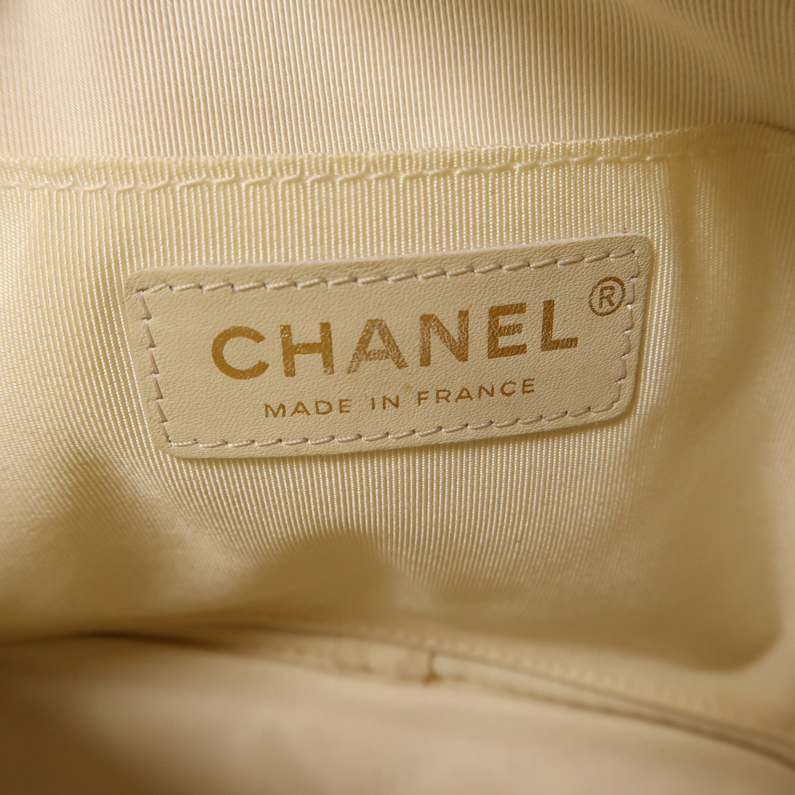 CHANEL CC GHW Shoulder Bag Calfskin Leather White