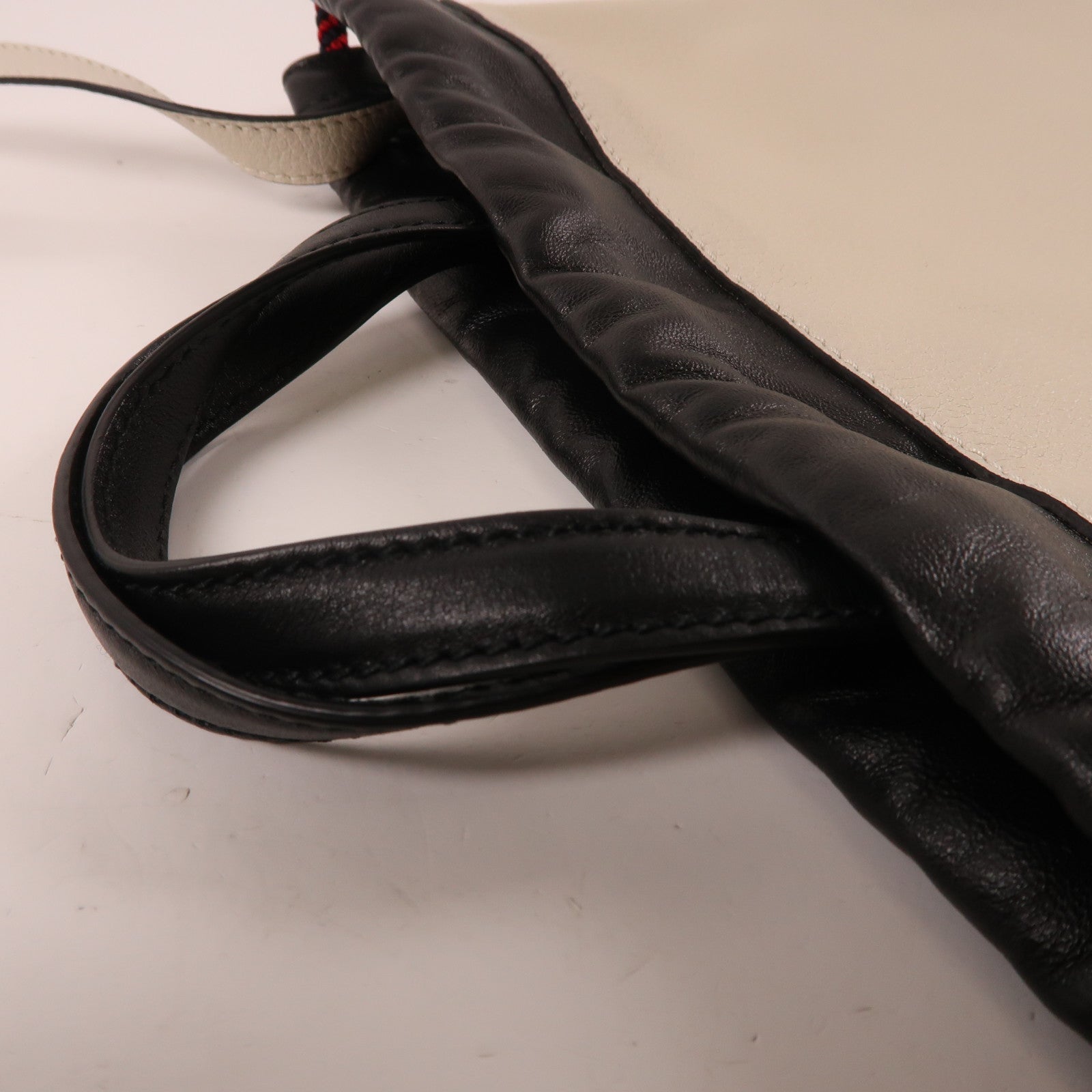 GUCCI 牛皮皮革GG Drawstring Backpack背包杏色