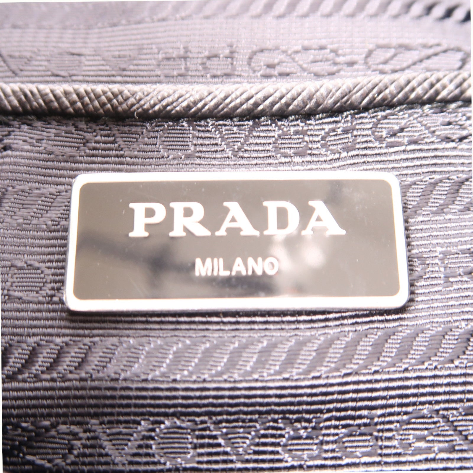 PRADA 尼龍Rucksack銀扣背包黑色