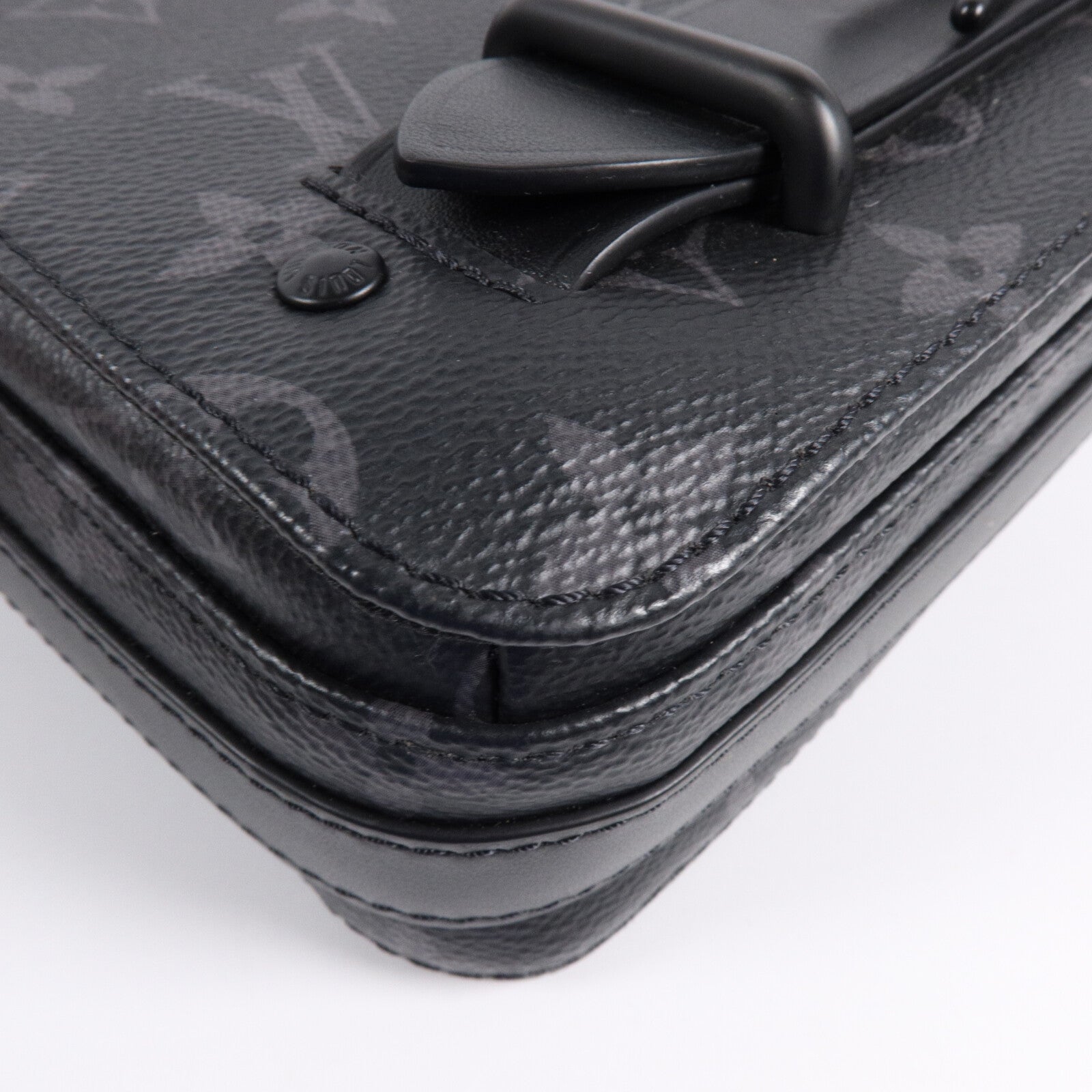 LOUIS VUITTON Monogram Eclipse Steamer肩背袋
