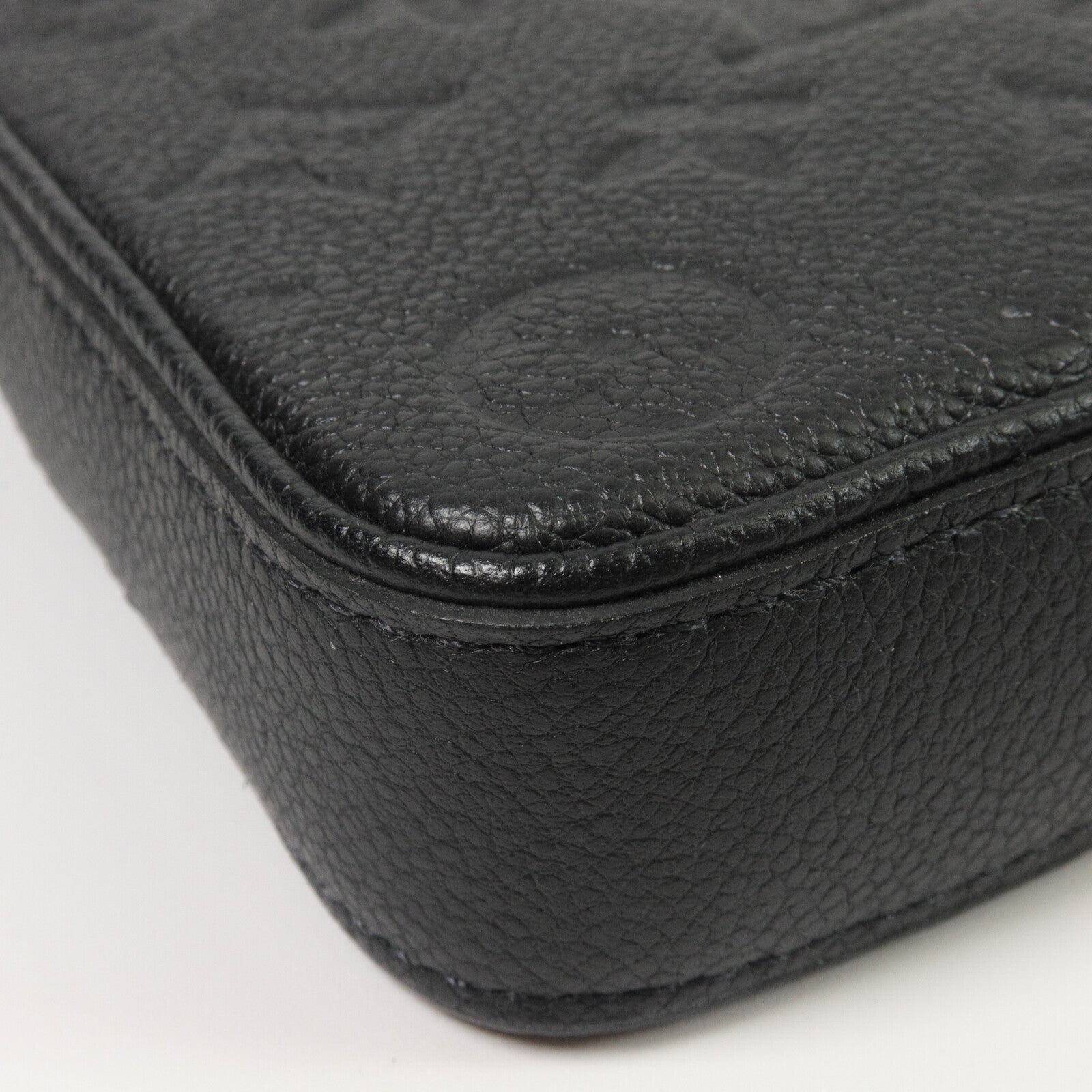 LOUIS VUITTON Monogram Empreinte Easy Pouch On Strap手挽肩背兩用袋