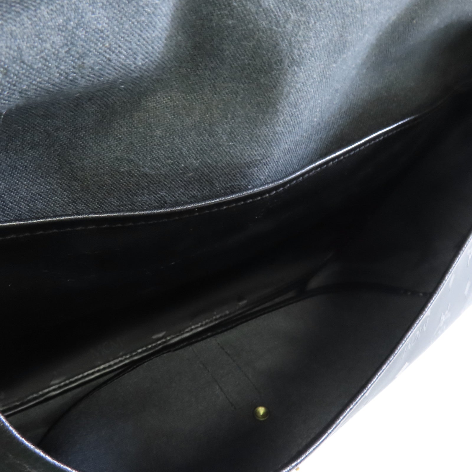 MCM 塗層帆布Shoulder Bag金扣肩背袋黑色